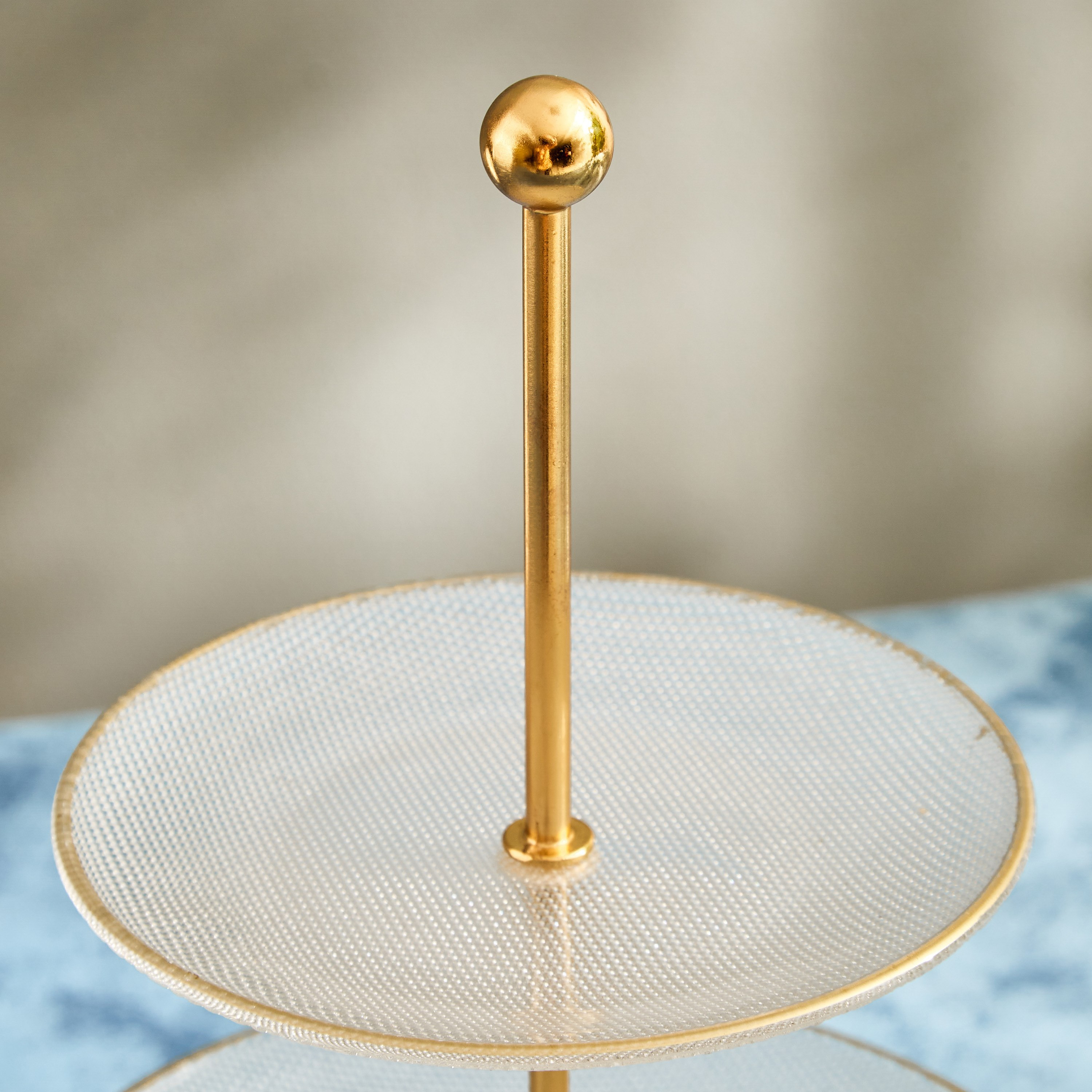 حامل كيك 3 طوابق بإطار ذهبي من فيستيف-hbxdecorandfurnishings-tabletop-serveware-image-3
