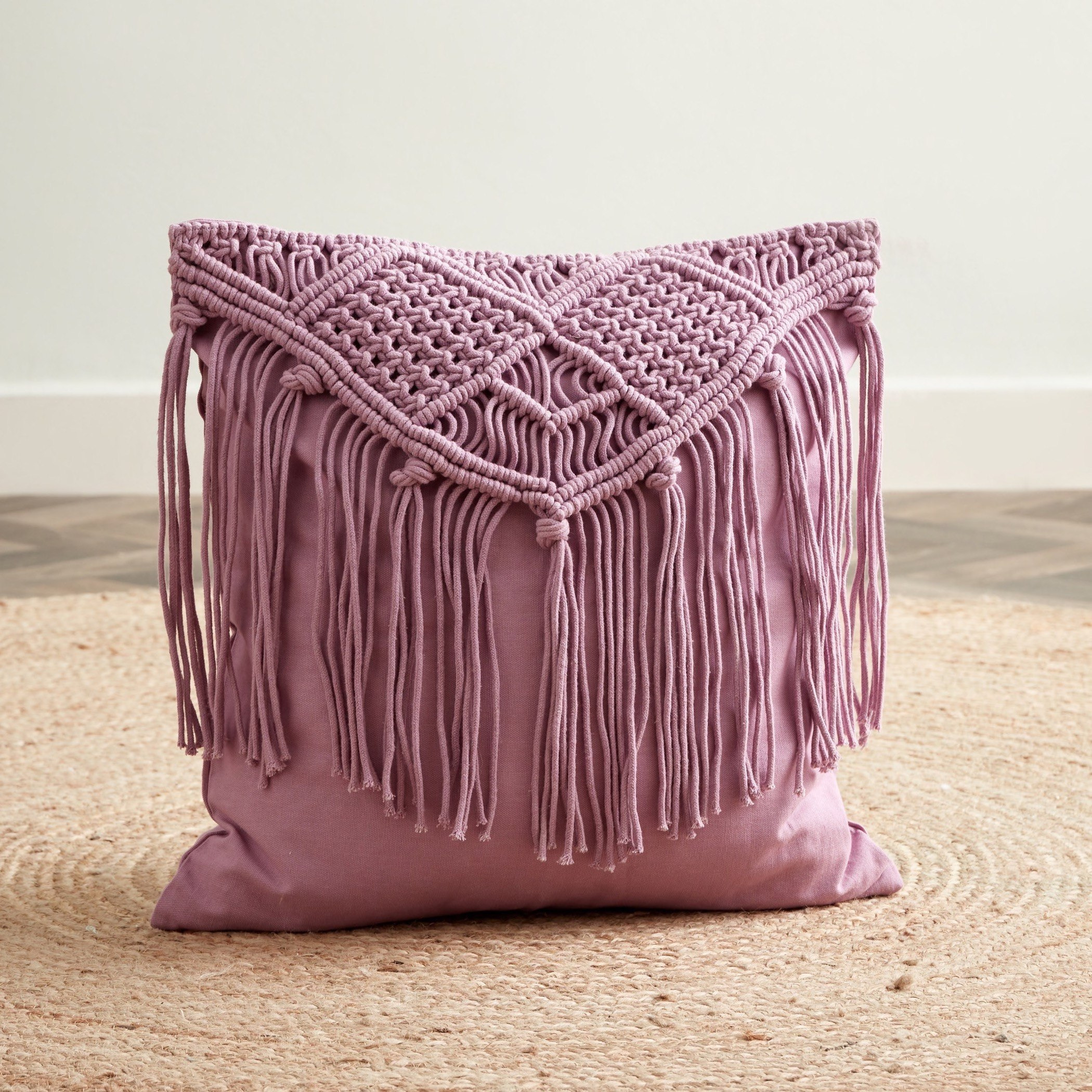 وسادة قطن محشوة مصنوعة يدويًا من أكيرا - 45x45 سم-hbxlivingroom-furnishings-cushionsandcovers-filledcushions-image-1