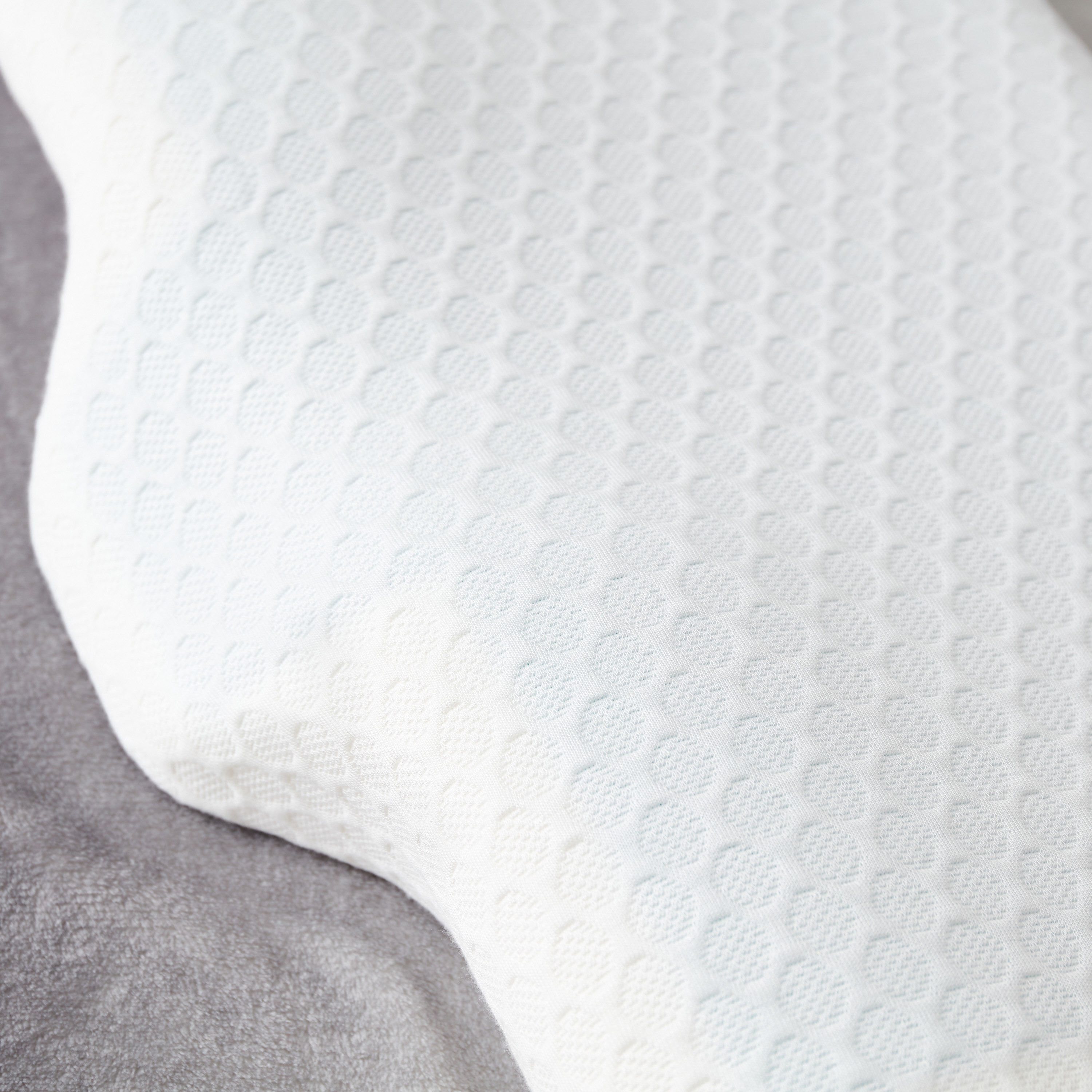 وسادة ميموري فوم لدعم الرقبة من آيس كوول - 55x38x11/8 سم-hbxdecorandfurnishings-bedding-duvetsandpillows-image-4