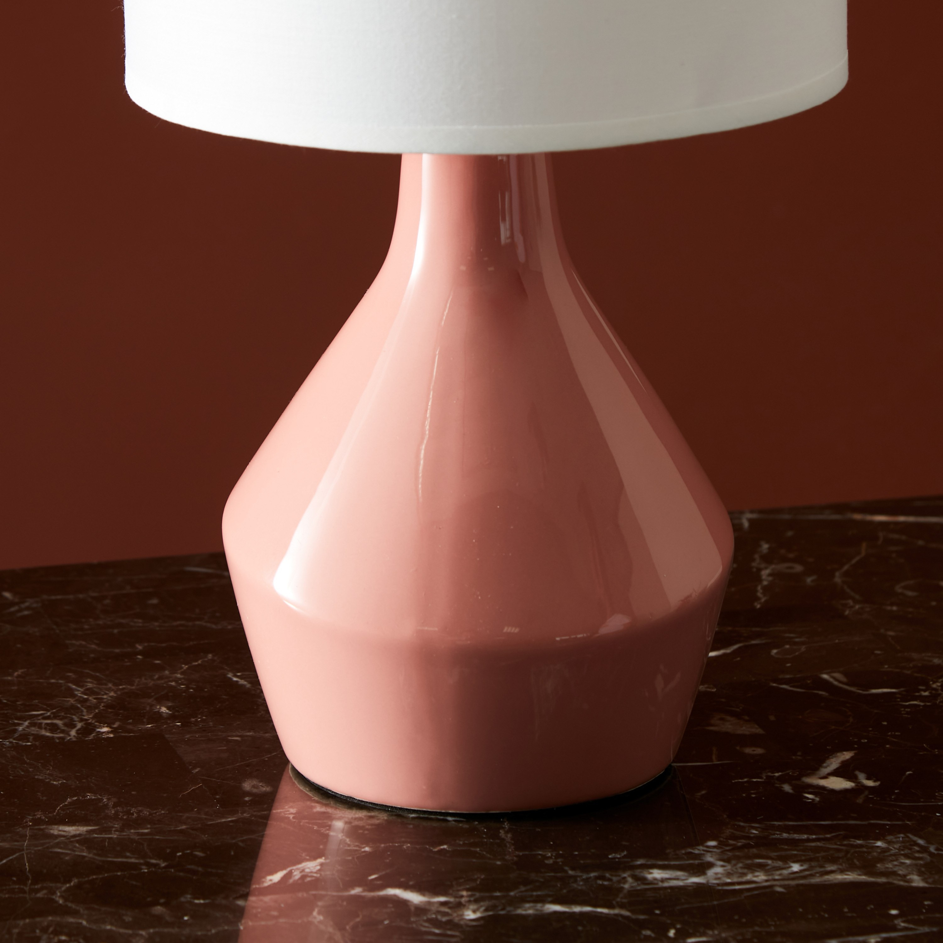 مصباح طاولة سيراميك بغطاء سادة من ألور - 20x20x37 سم-hbxlivingroom-lighting-tablelamps-image-4