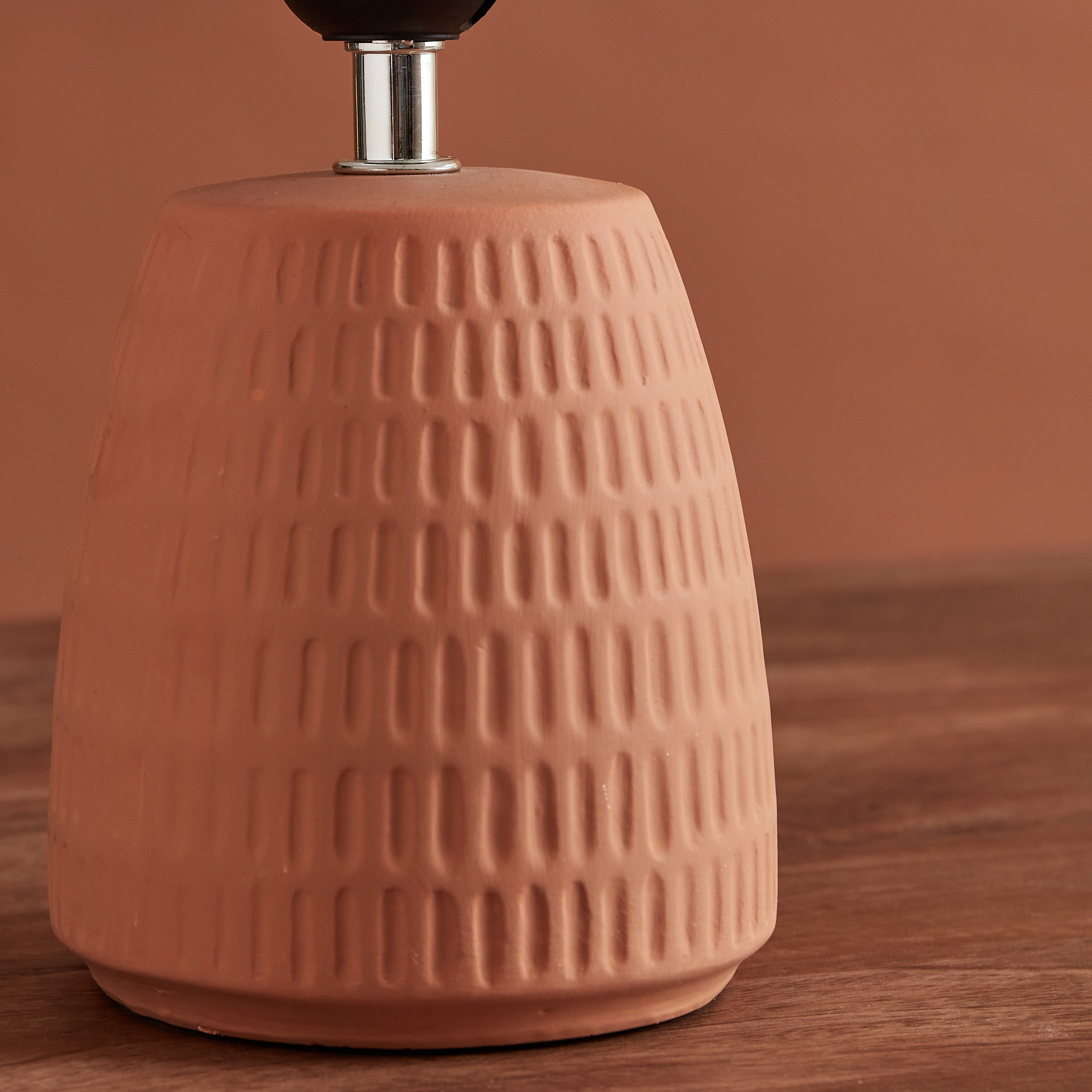 مصباح طاولة سيراميك بارز الملمس من كوو - 15x15x30 سم-hbxlivingroom-lighting-tablelamps-image-3