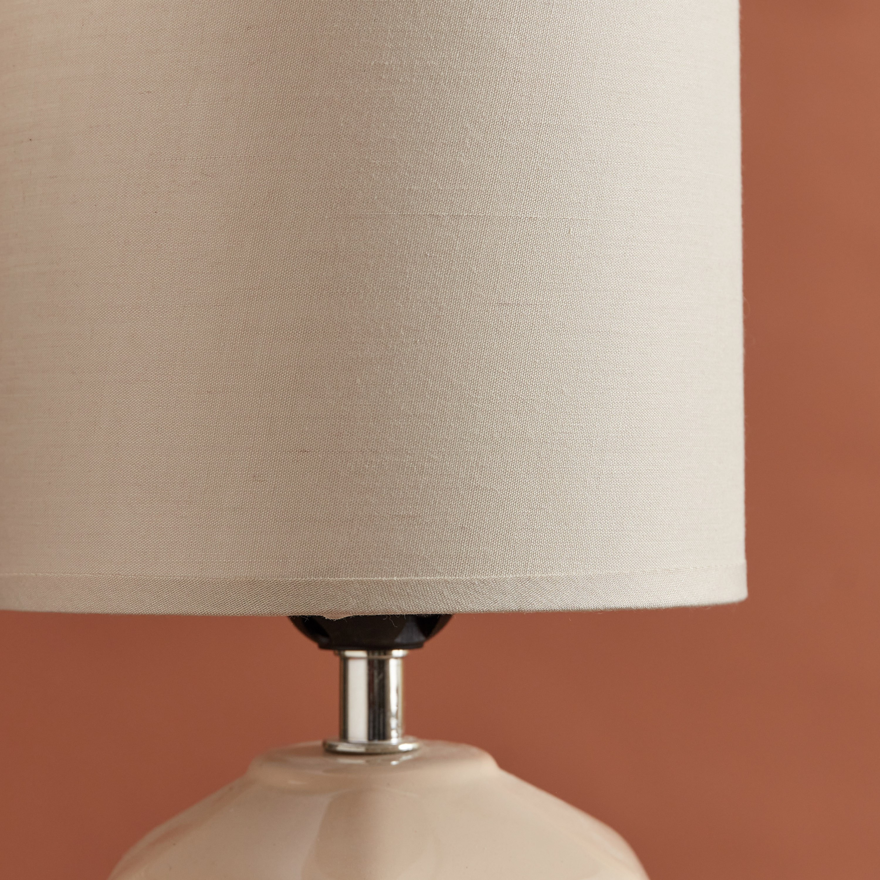 مصباح طاولة سيراميك من كوو - 15x15x31 سم-hbxlivingroom-lighting-tablelamps-image-3