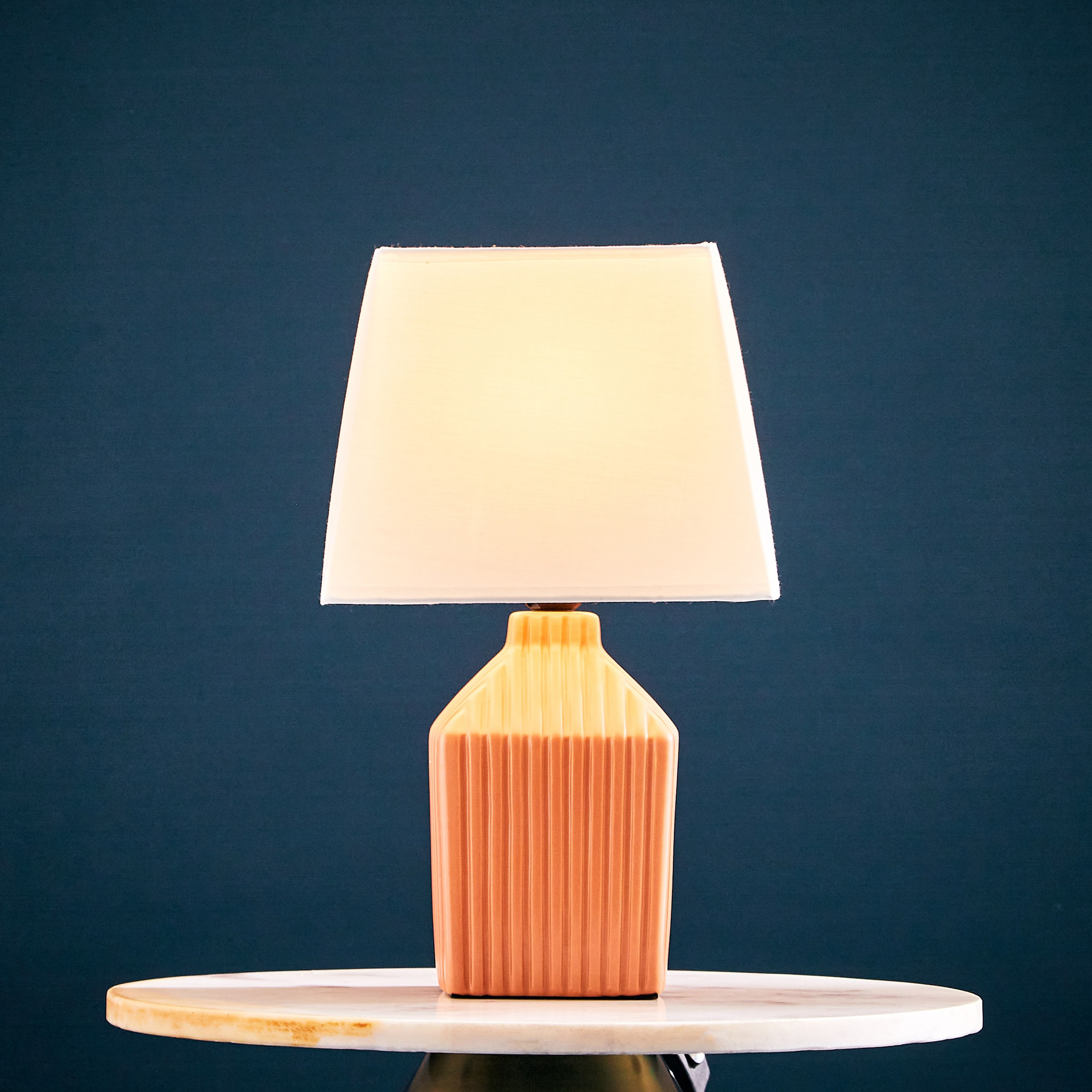 مصباح طاولة سيراميك من سكايلر - 23x23x38 سم-hbxlivingroom-lighting-tablelamps-image-2