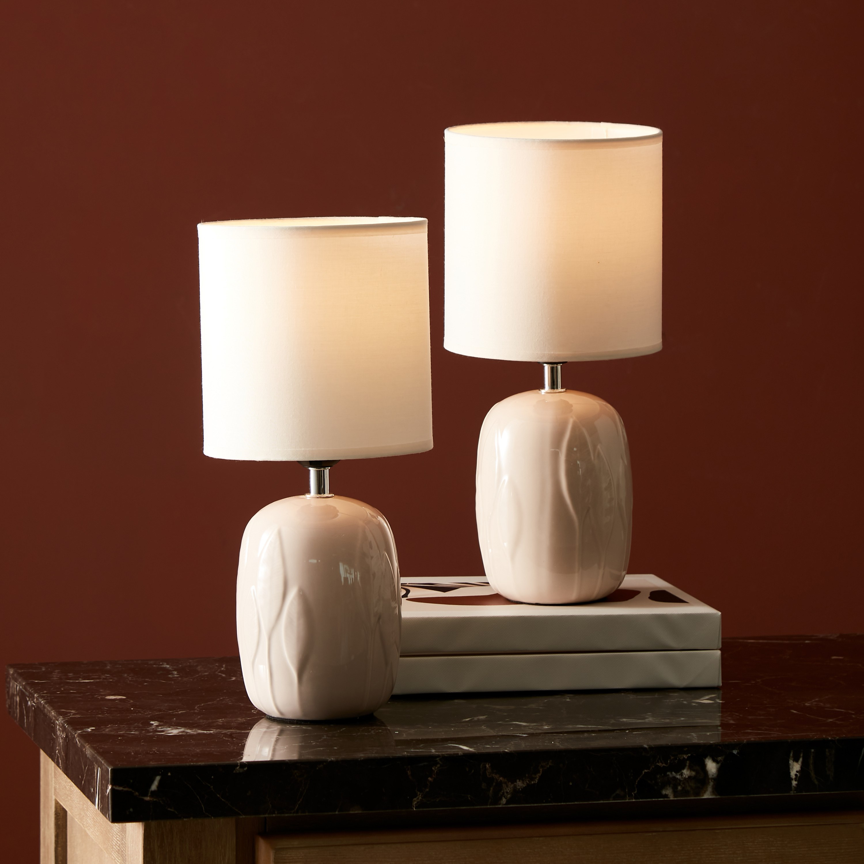 طقم مصباح طاولة سيراميك قطعتين من سكايلار - 20x20x29 سم-hbxlivingroom-lighting-tablelamps-image-2