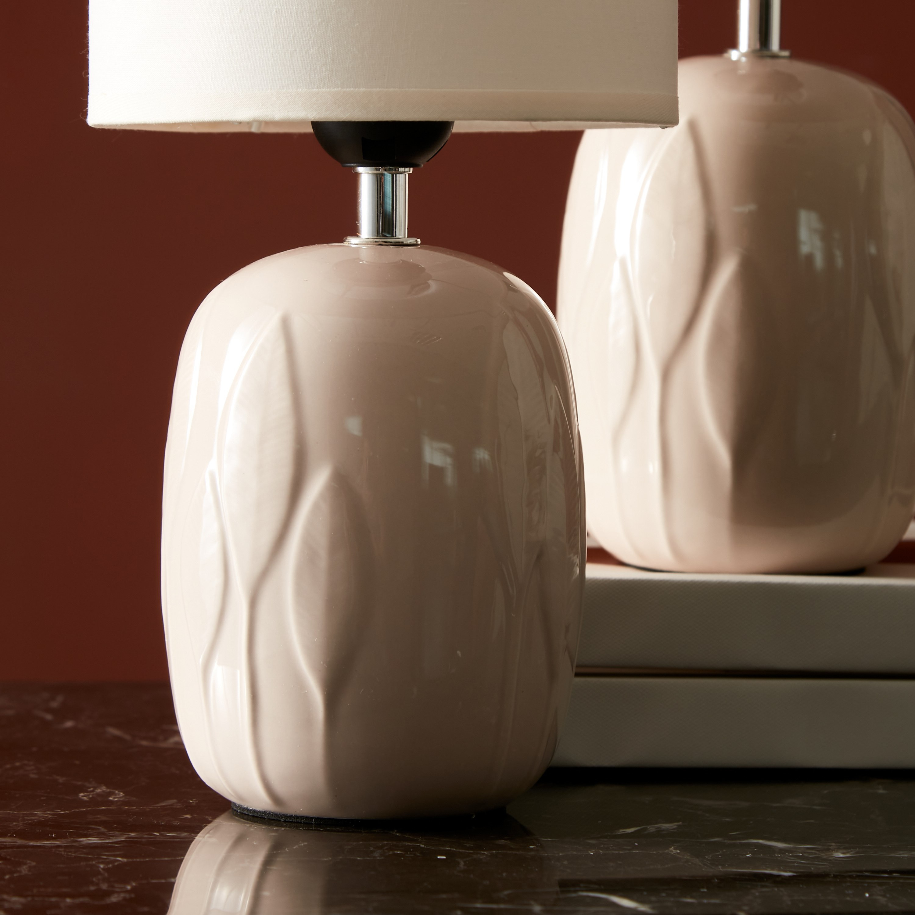 طقم مصباح طاولة سيراميك قطعتين من سكايلار - 20x20x29 سم-hbxlivingroom-lighting-tablelamps-image-4