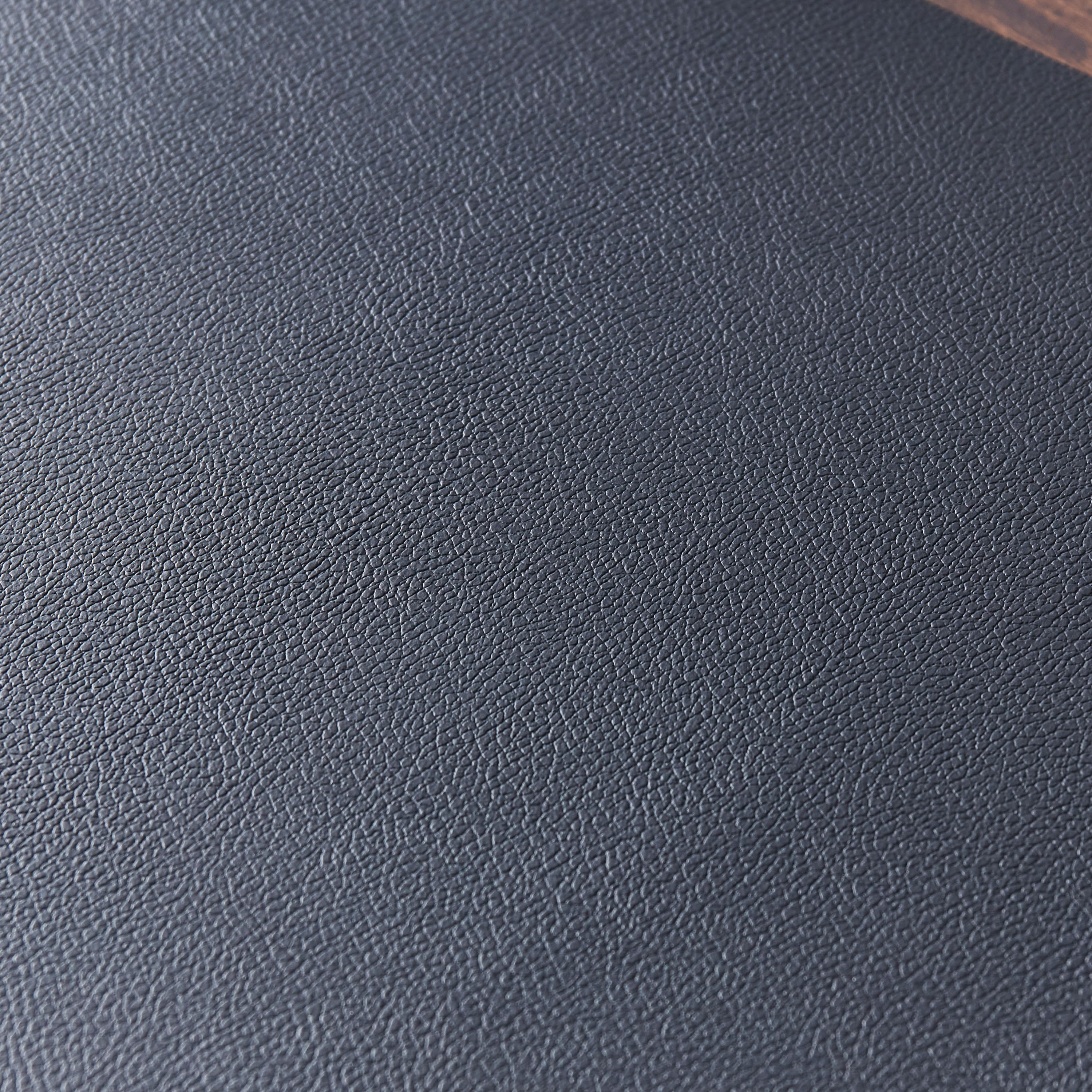 لبادة صحون بي في سي من لويس - 44.5x30 سم-hbxdecorandfurnishings-homefurnishings-tablelinens-image-3