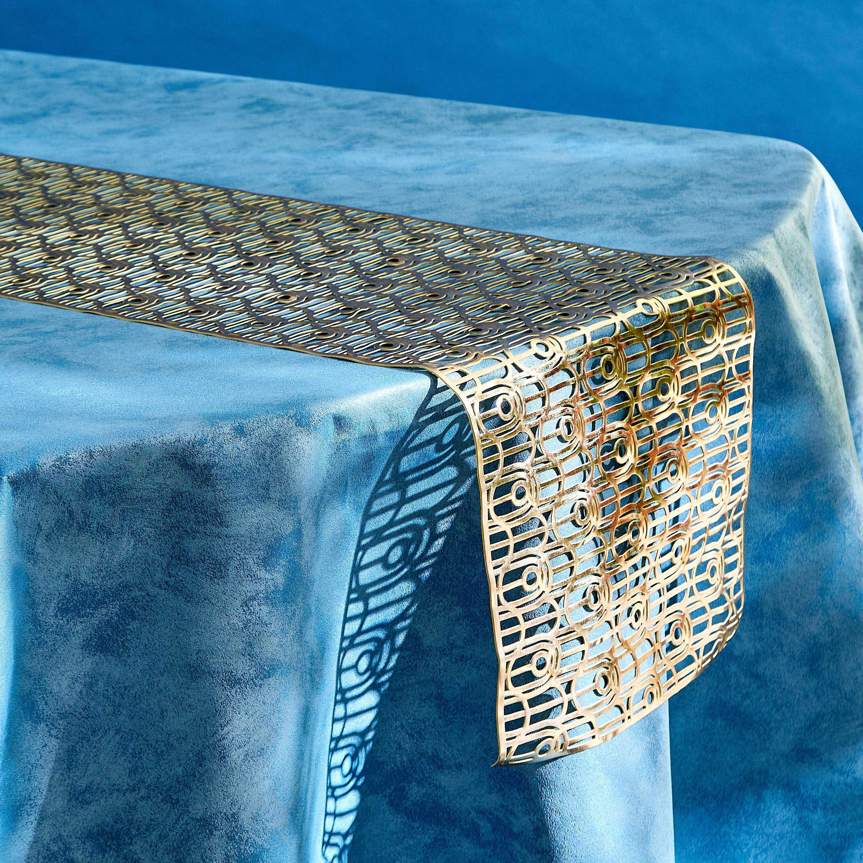 مفرش طاولة بي في سي من أمبريدج - 30x120 سم-hbxdecorandfurnishings-homefurnishings-tablelinens-image-1