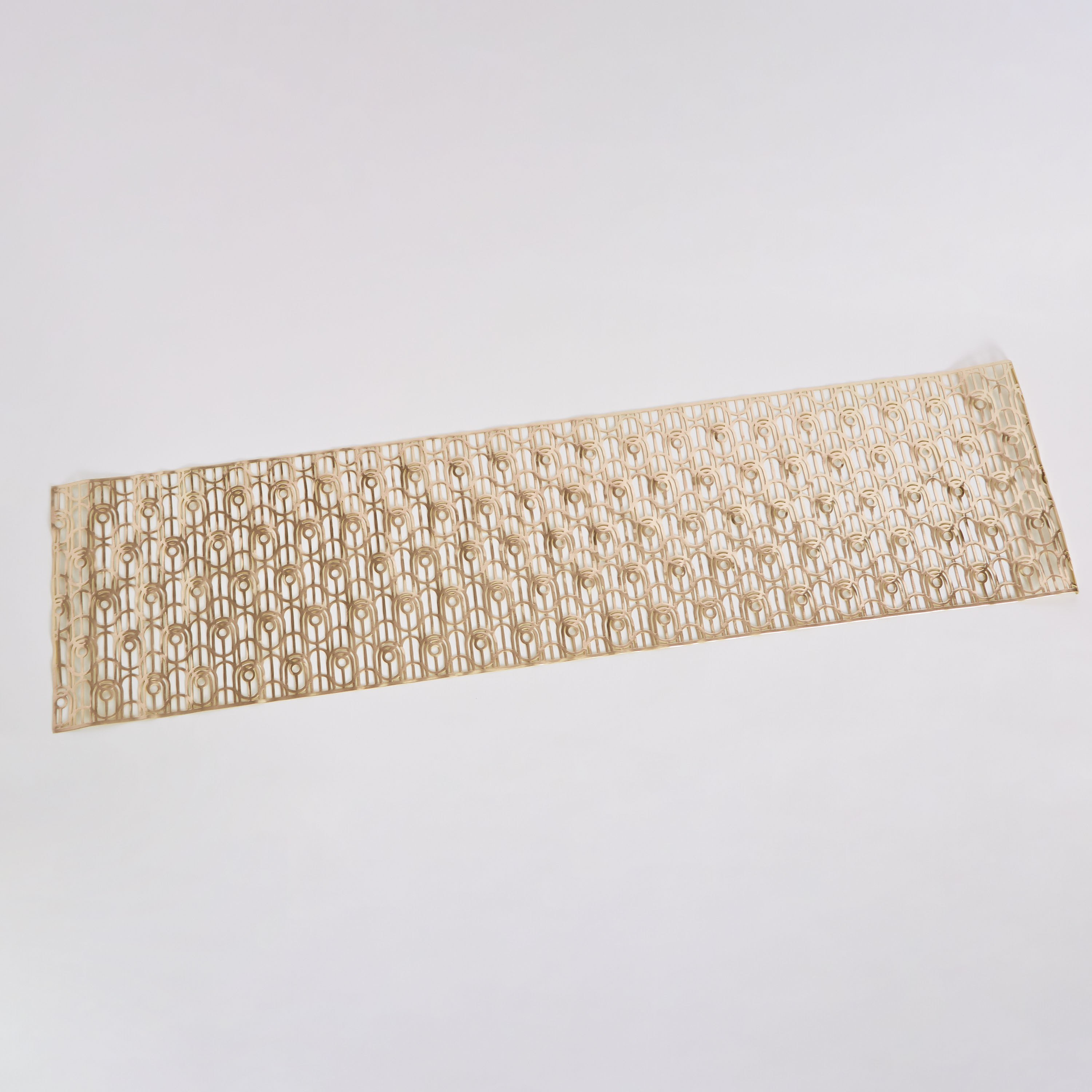 مفرش طاولة بي في سي من أمبريدج - 30x120 سم-hbxdecorandfurnishings-homefurnishings-tablelinens-image-5
