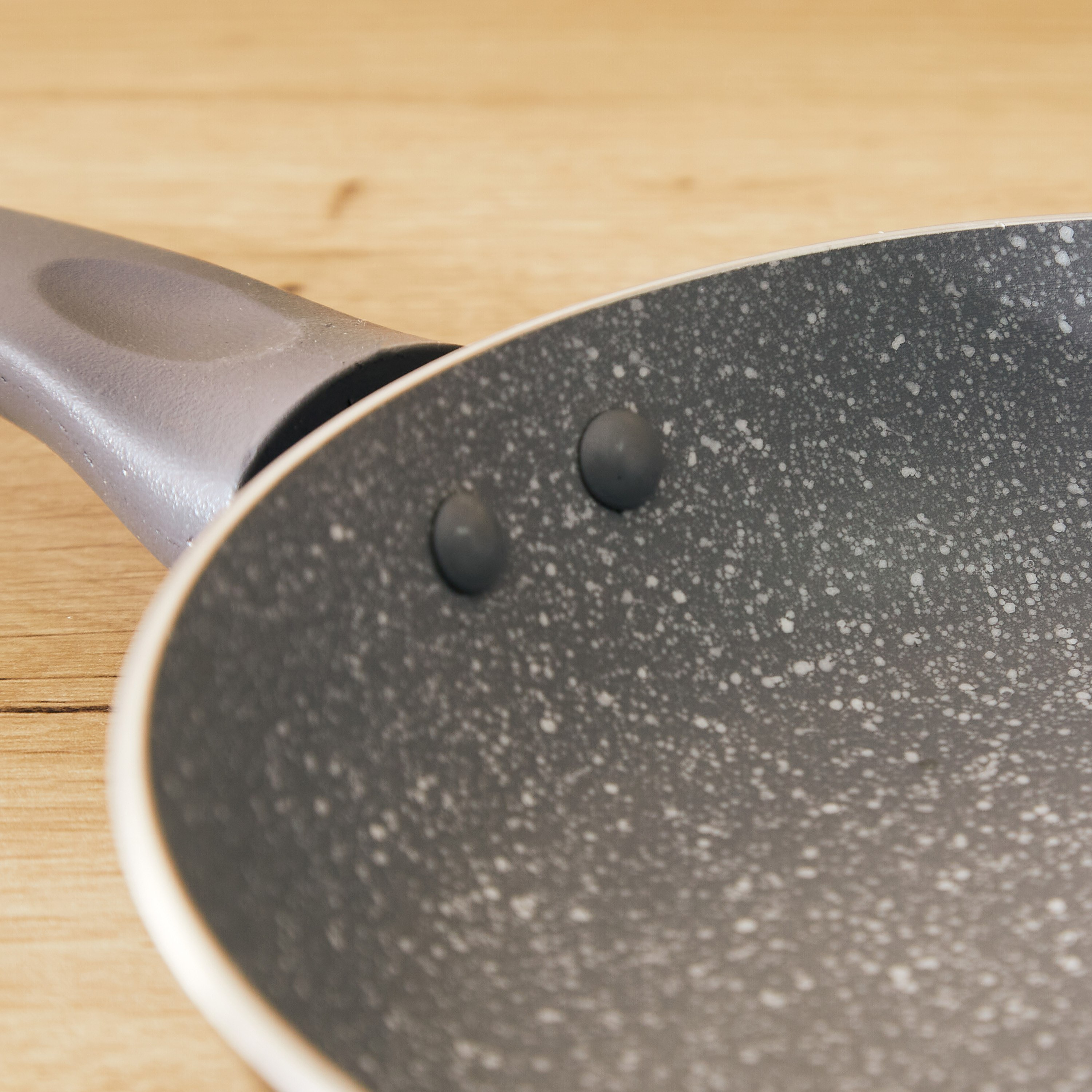 مقلاة بقاعدة حث من أونيكس - 20 سم-hbxkitchen-kitchenware-foodpreparation-image-3