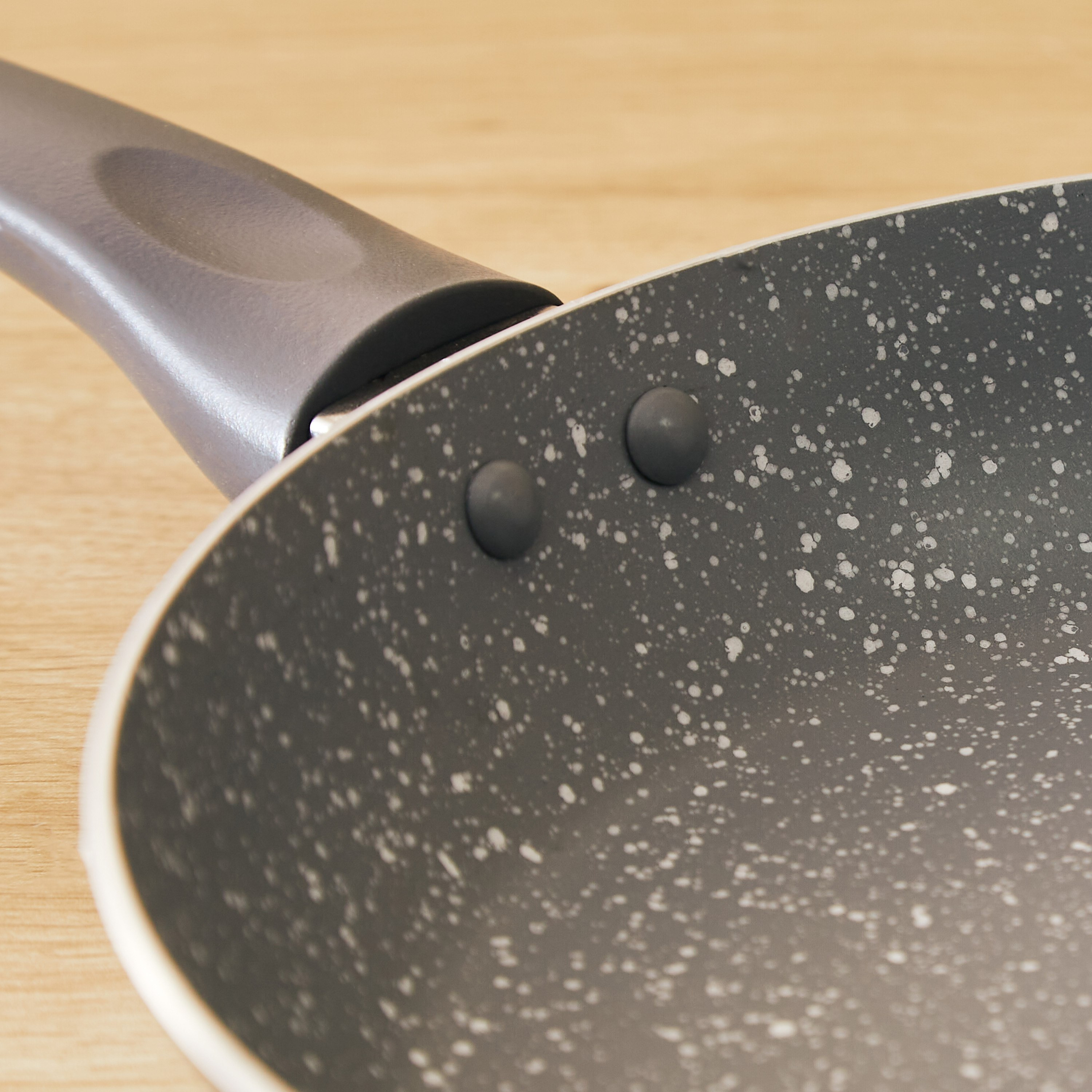 مقلاة بقاعدة حث من أونيكس - 24 سم-hbxkitchen-kitchenware-foodpreparation-image-3
