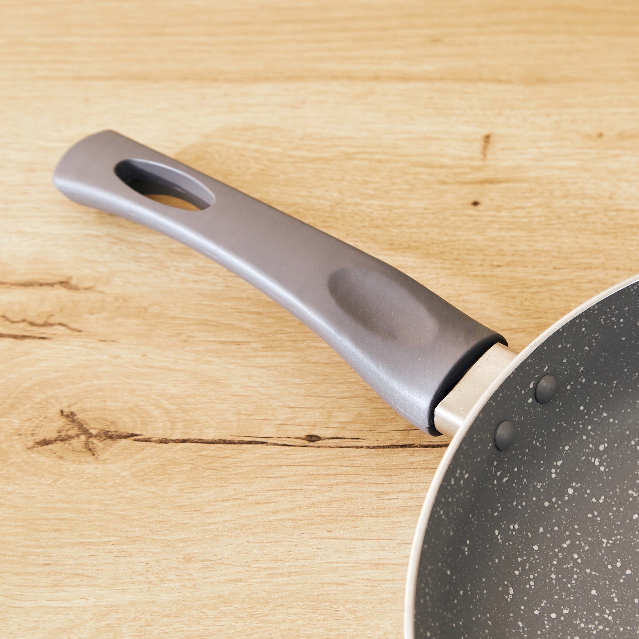 مقلاة مسطحة غير لاصقة بقاعدة حث من أوينكس - 28 سم-hbxkitchen-kitchenware-foodpreparation-image-2