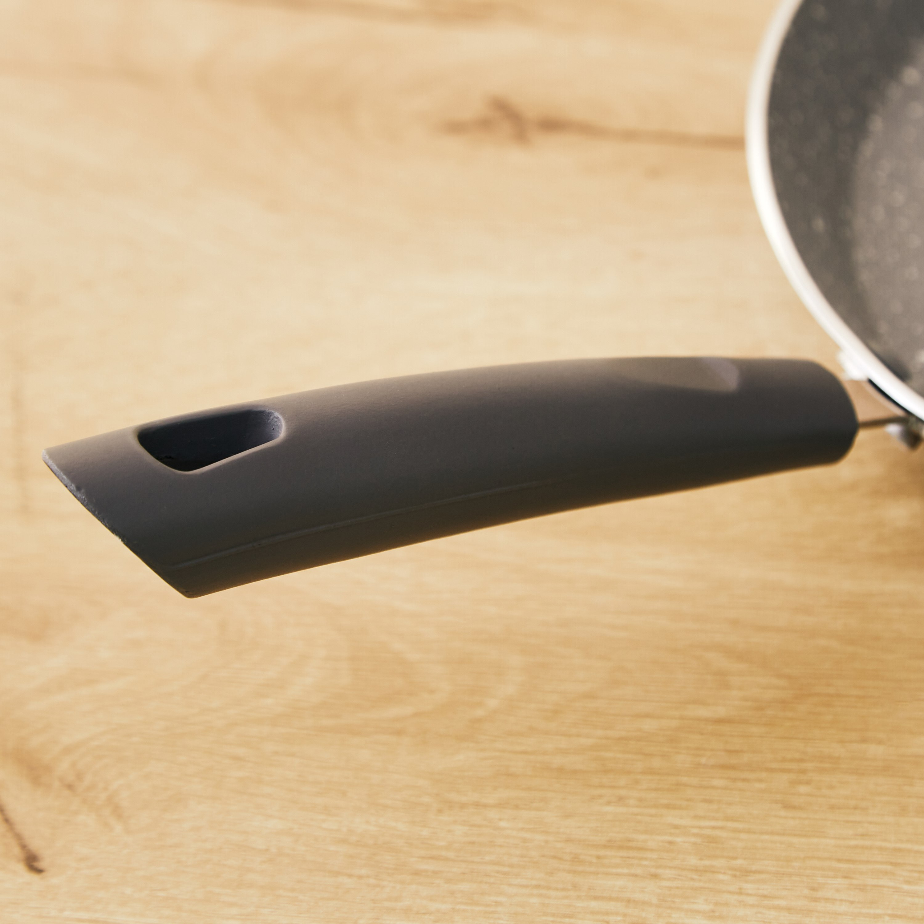 مقلاة مسطحة غير لاصقة بقاعدة حث من أوينكس - 30 سم-hbxkitchen-kitchenware-foodpreparation-image-2