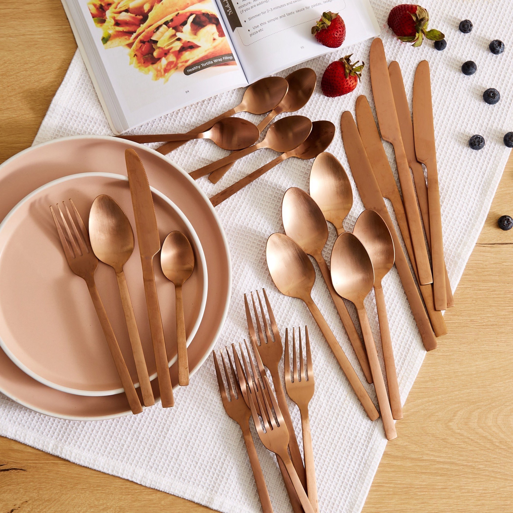 طقم أدوات مائدة مطفي 24 قطعة من فيستيف-hbxhomeware-hbxkitchen-image-1