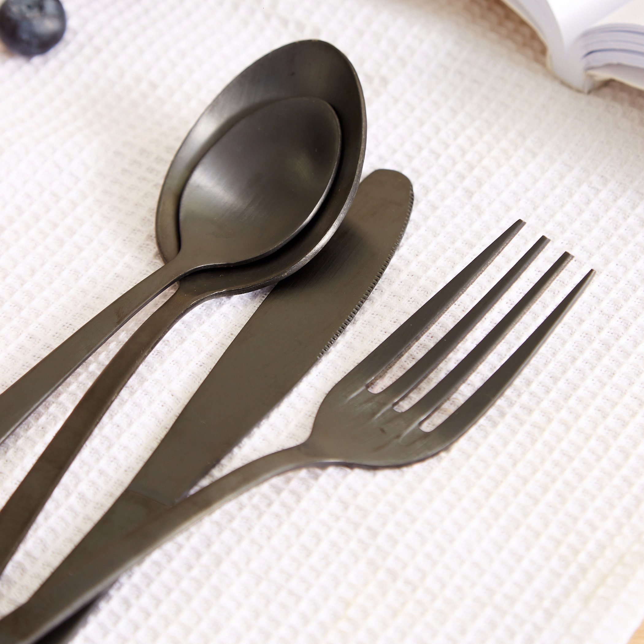 طقم أدوات مائدة بتشطيب مطفي من فيستيف - 16 قطعة-hbxhomeware-hbxkitchen-image-4