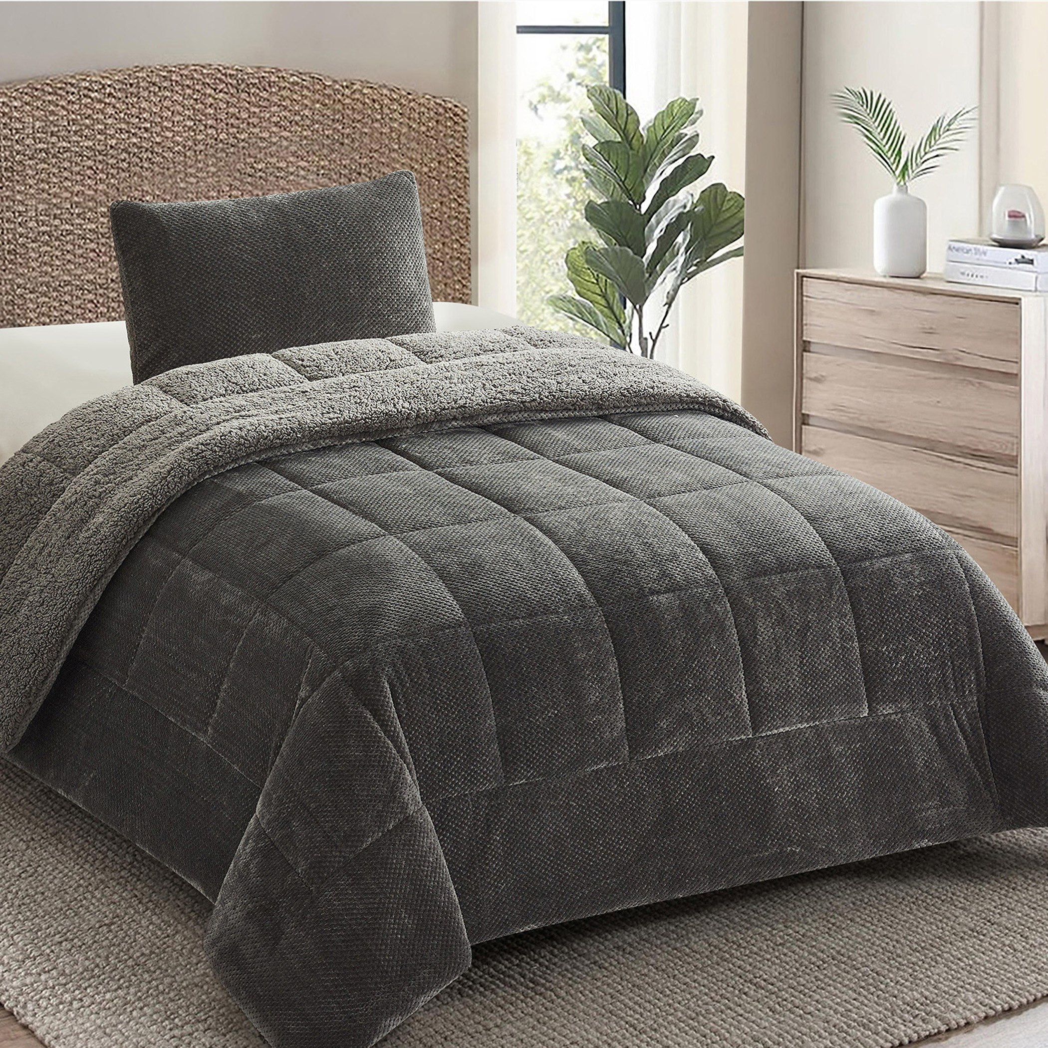 طقم لحاف فلانيل ناعم مزدوج قطعتين من شيربا - 150x220 سم-hbxhomeware-hbxdecorandfurnishings-image-1