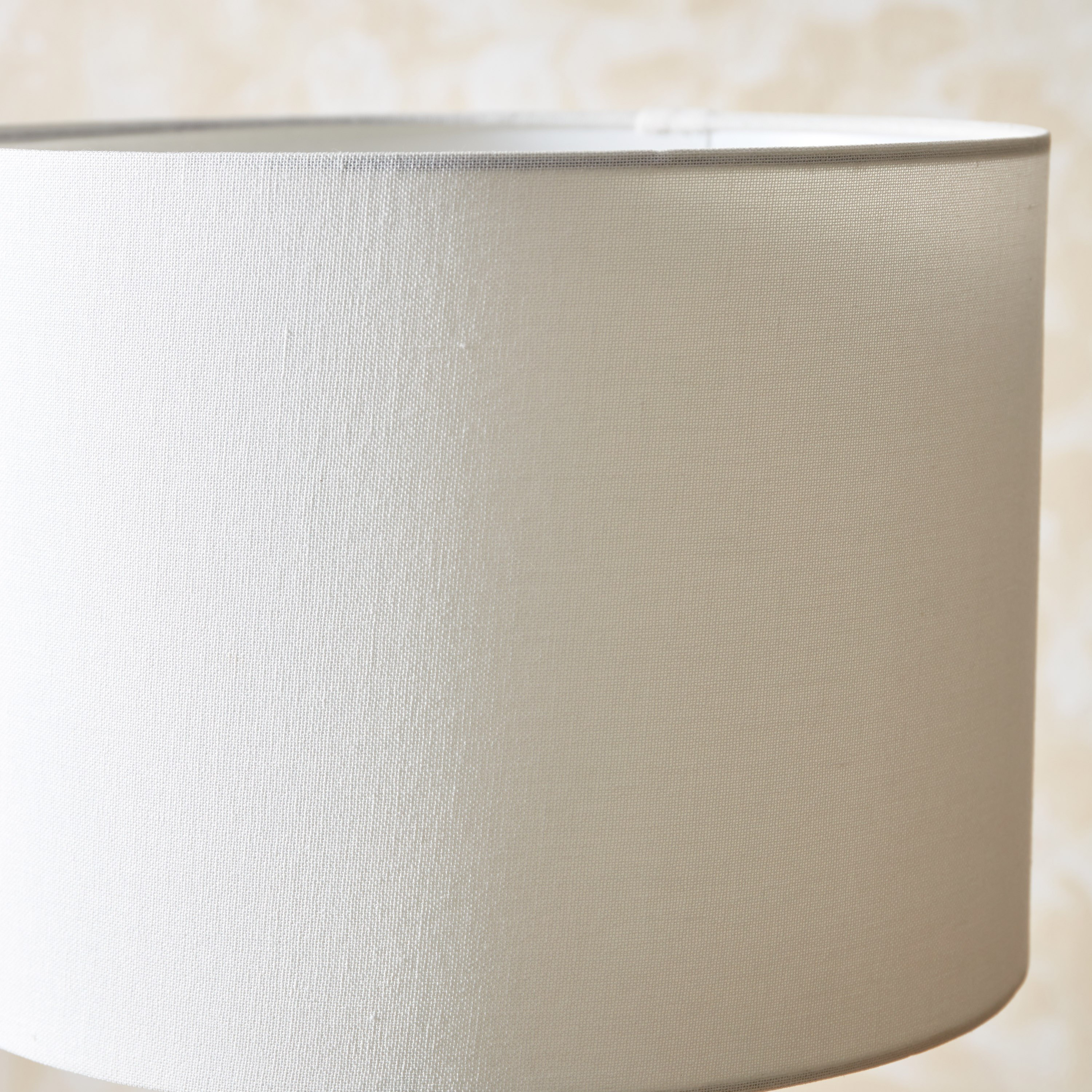 مصباح طاولة بقاعدة سيراميك من أريانا - 30x30x49 سم-hbxlivingroom-lighting-tablelamps-image-4