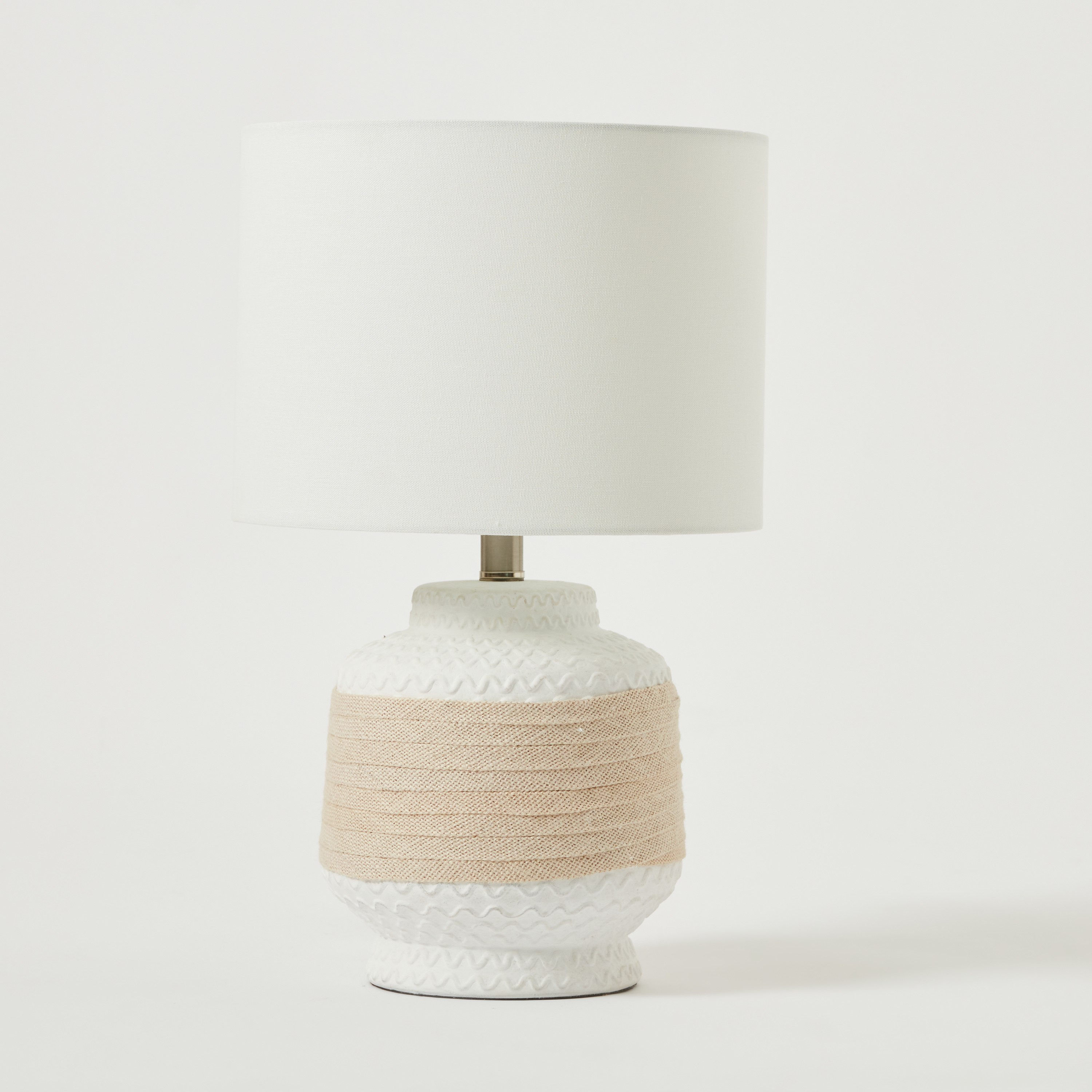 مصباح طاولة بقاعدة سيراميك من أريانا - 30x30x49 سم-hbxlivingroom-lighting-tablelamps-image-5