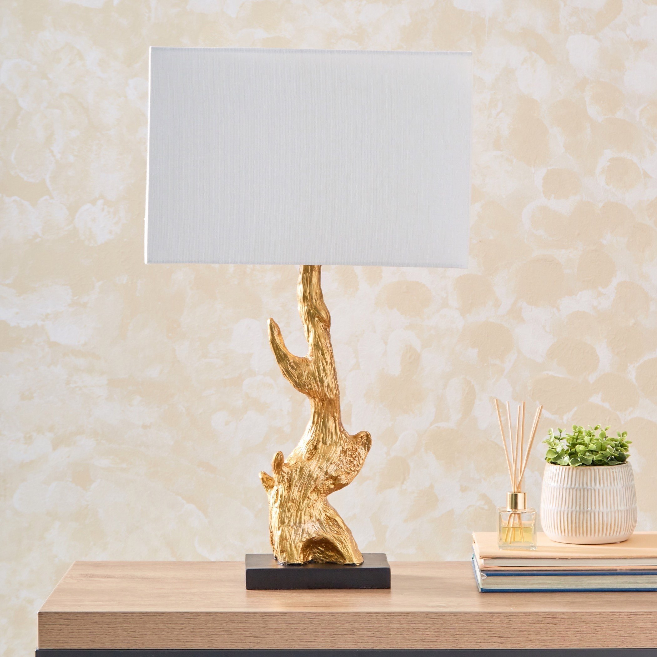 مصباح طاولة راتنج بقاعدة شجرة من أريانا - 25x38x65 سم-hbxlivingroom-lighting-tablelamps-image-1