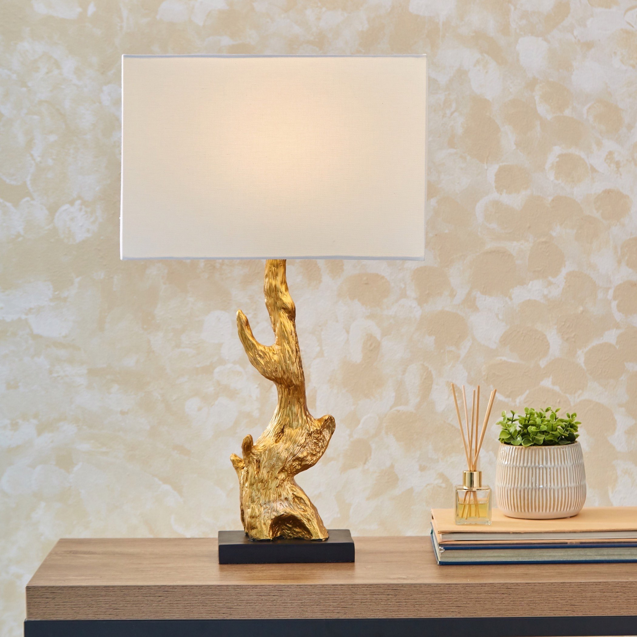 مصباح طاولة راتنج بقاعدة شجرة من أريانا - 25x38x65 سم-hbxlivingroom-lighting-tablelamps-image-2