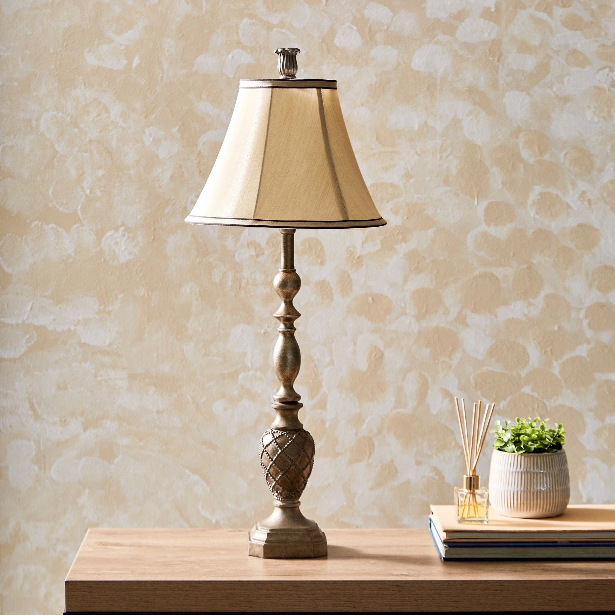 مصباح طاولة بقاعدة راتنج من أريانا - 29x29x74 سم-hbxlivingroom-lighting-tablelamps-image-1