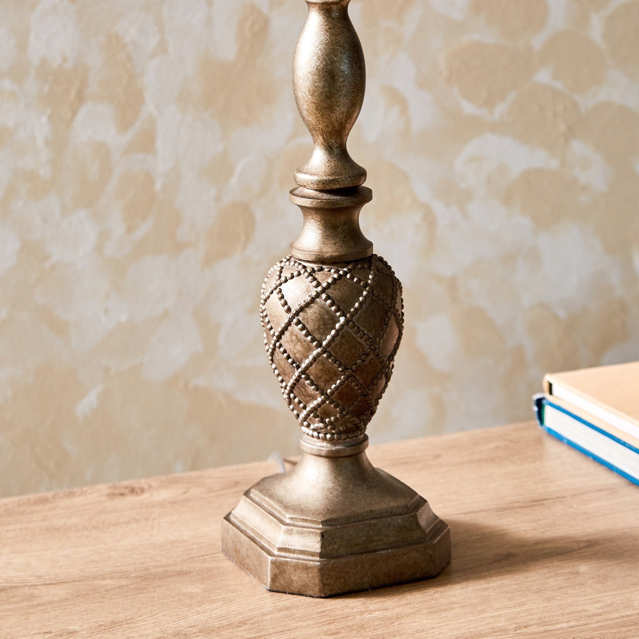 مصباح طاولة بقاعدة راتنج من أريانا - 29x29x74 سم-hbxlivingroom-lighting-tablelamps-image-3