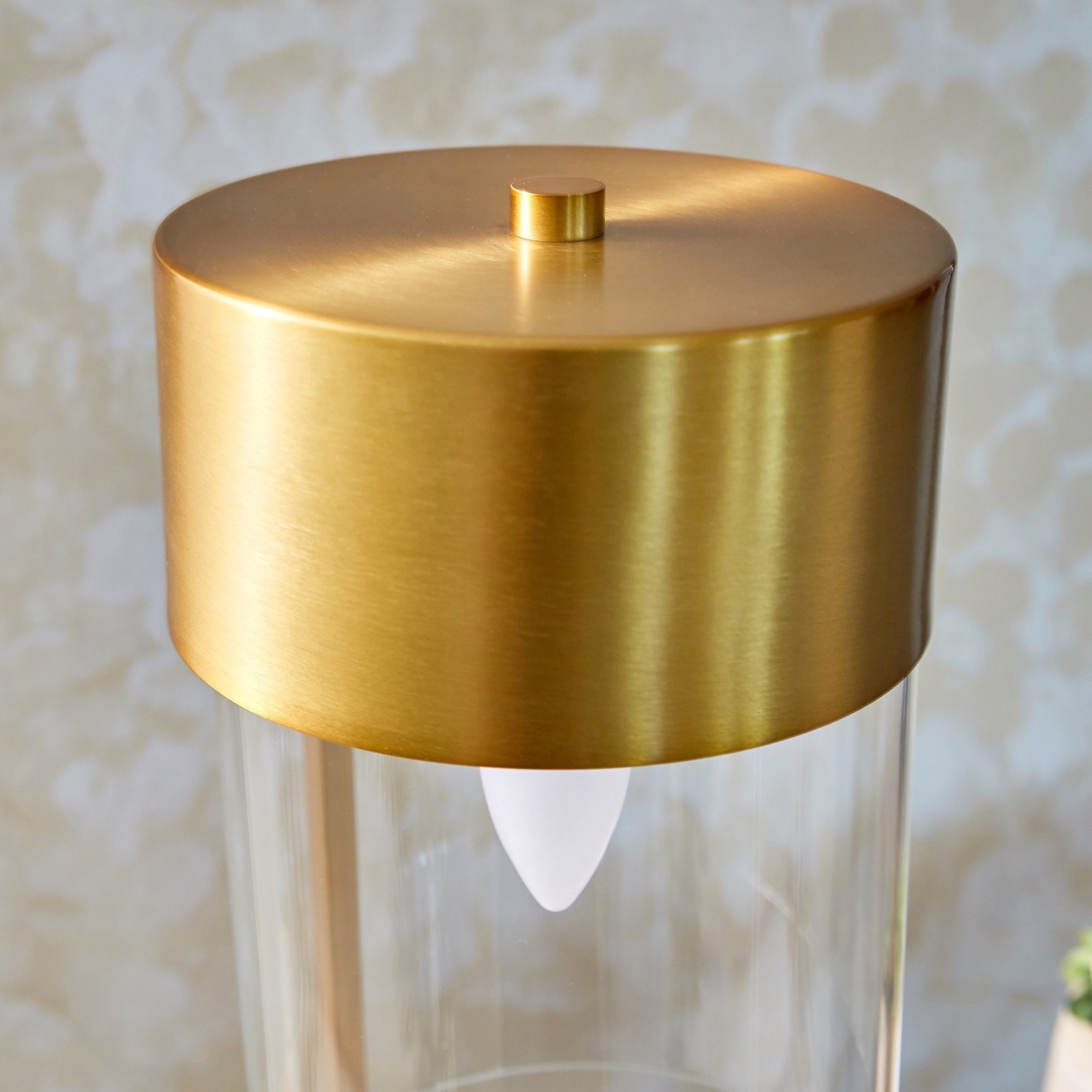 مصباح طاولة معدني بقاعدة سيراميك من أريانا - 40x18x58 سم-hbxlivingroom-lighting-tablelamps-image-3