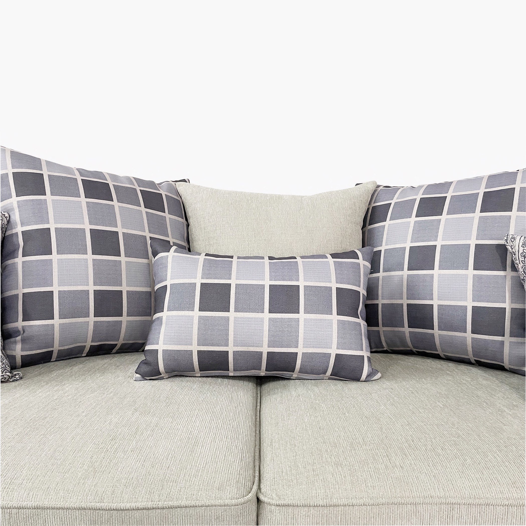 كنبة 3 مقاعد و7 وسائد من ويندسور-hbxlivingroom-sofasandarmchairs-sofas-image-6