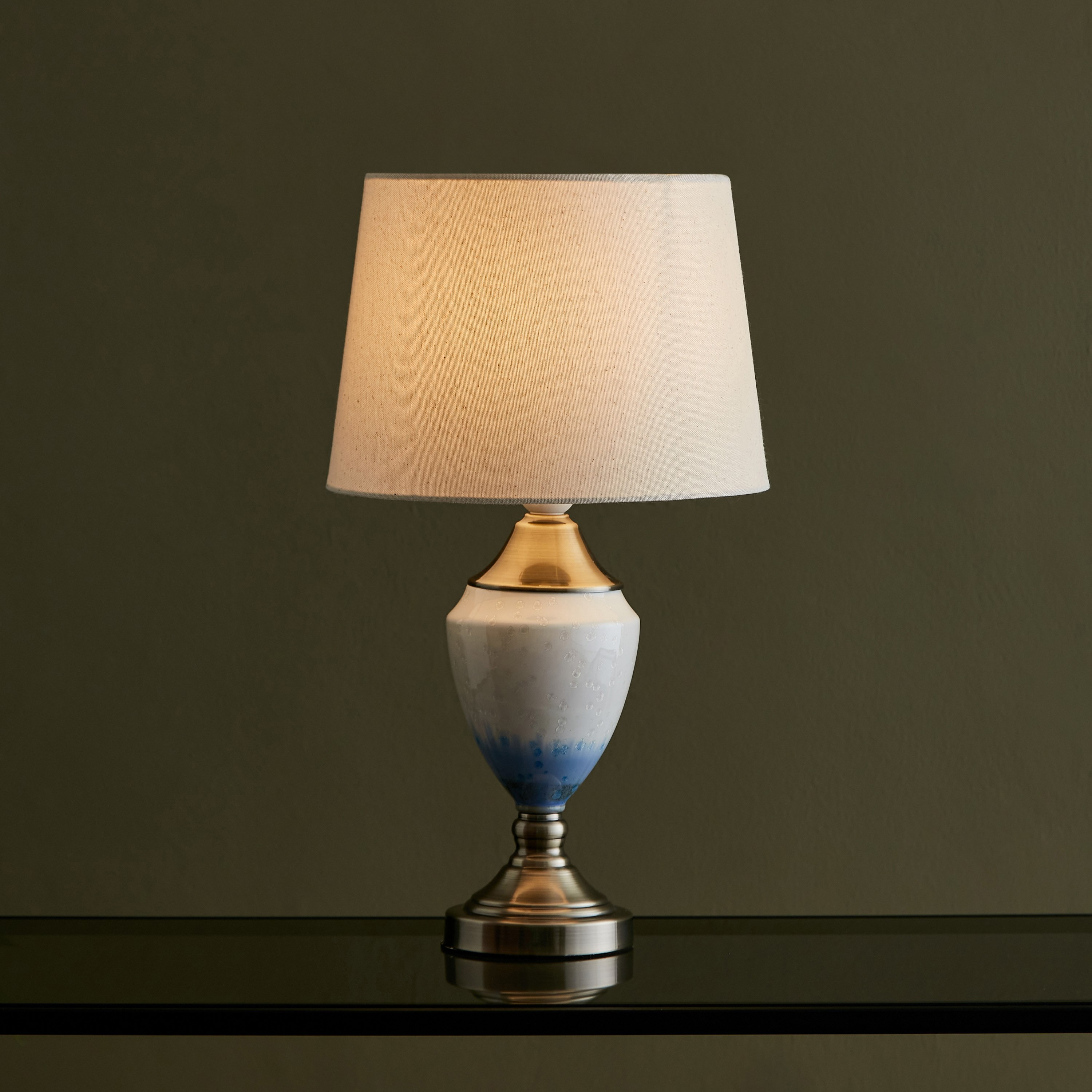 مصباح طاولة سيراميك بقاعدة معدنية من زينيا- 28x28x48 سم-hbxlivingroom-lighting-tablelamps-image-2