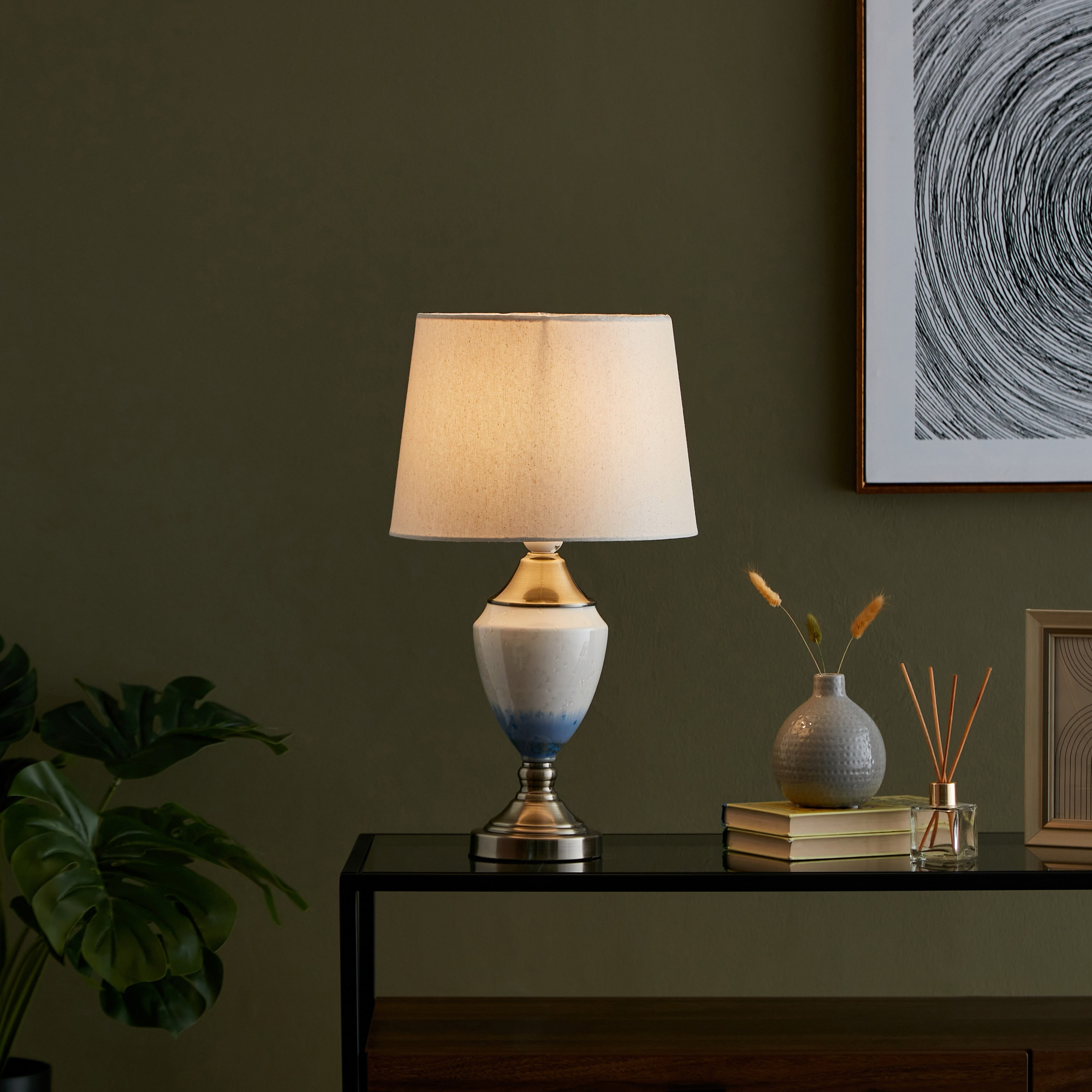مصباح طاولة سيراميك بقاعدة معدنية من زينيا- 28x28x48 سم-hbxlivingroom-lighting-tablelamps-image-5