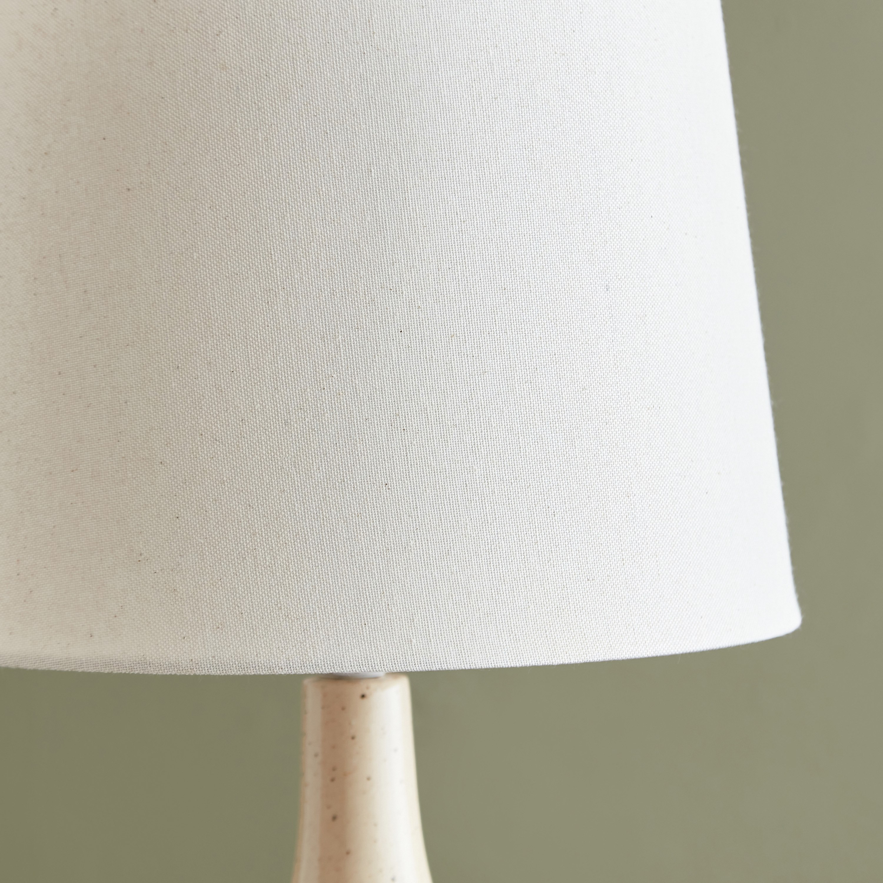 مصباح طاولة سيراميك من زينيا - 30x30x53 سم-hbxlivingroom-lighting-tablelamps-image-3