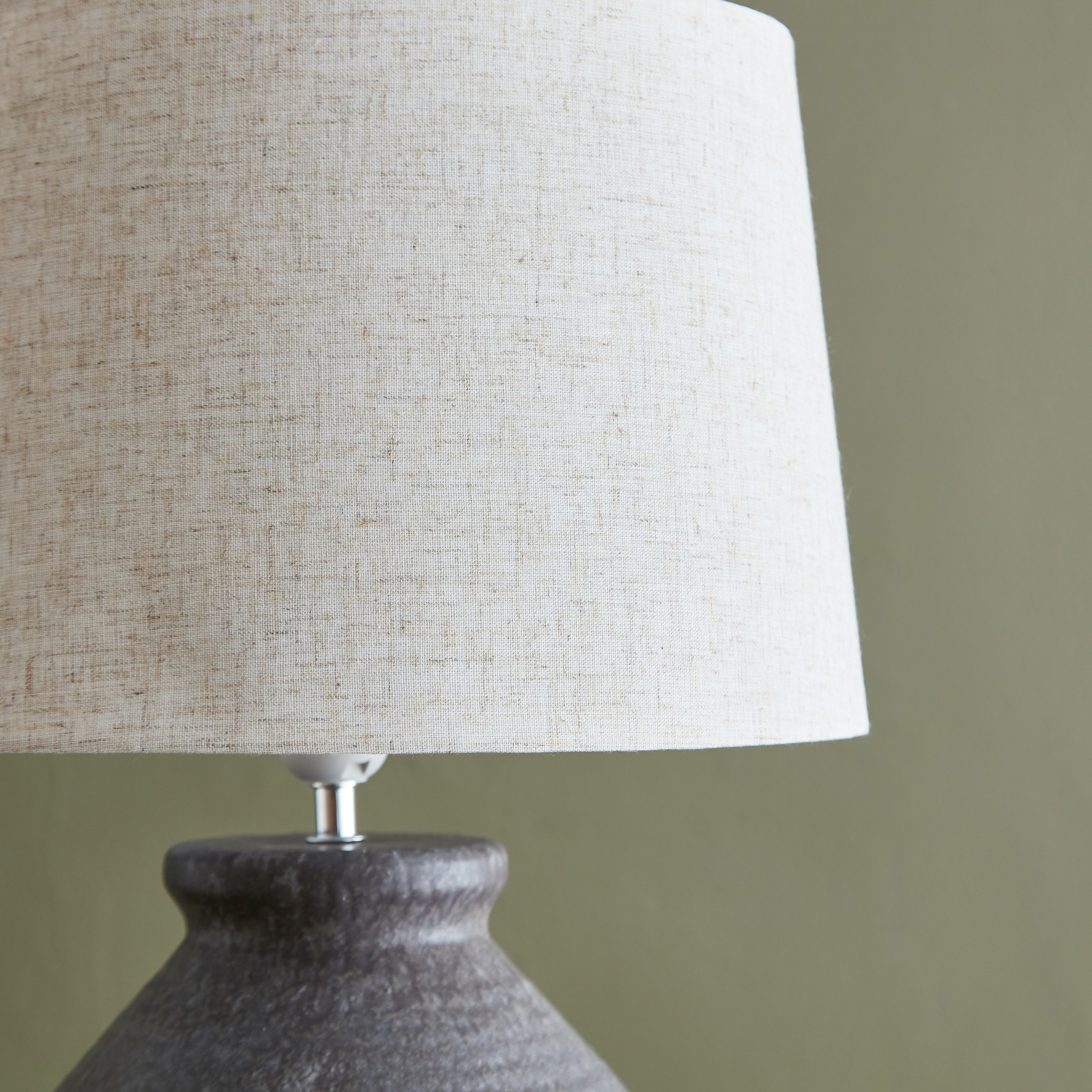 مصباح طاولة سيراميك من زينيا - 35x35x48 سم-hbxlivingroom-lighting-tablelamps-image-3