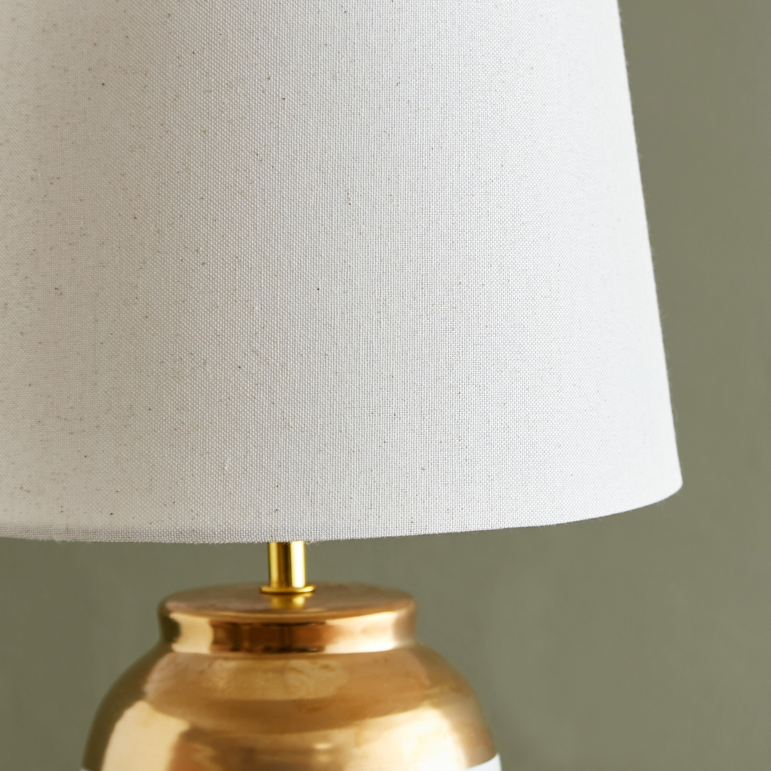مصباح طاولة سيراميك من زينيا - 28x28x48 سم-hbxlivingroom-lighting-tablelamps-image-3