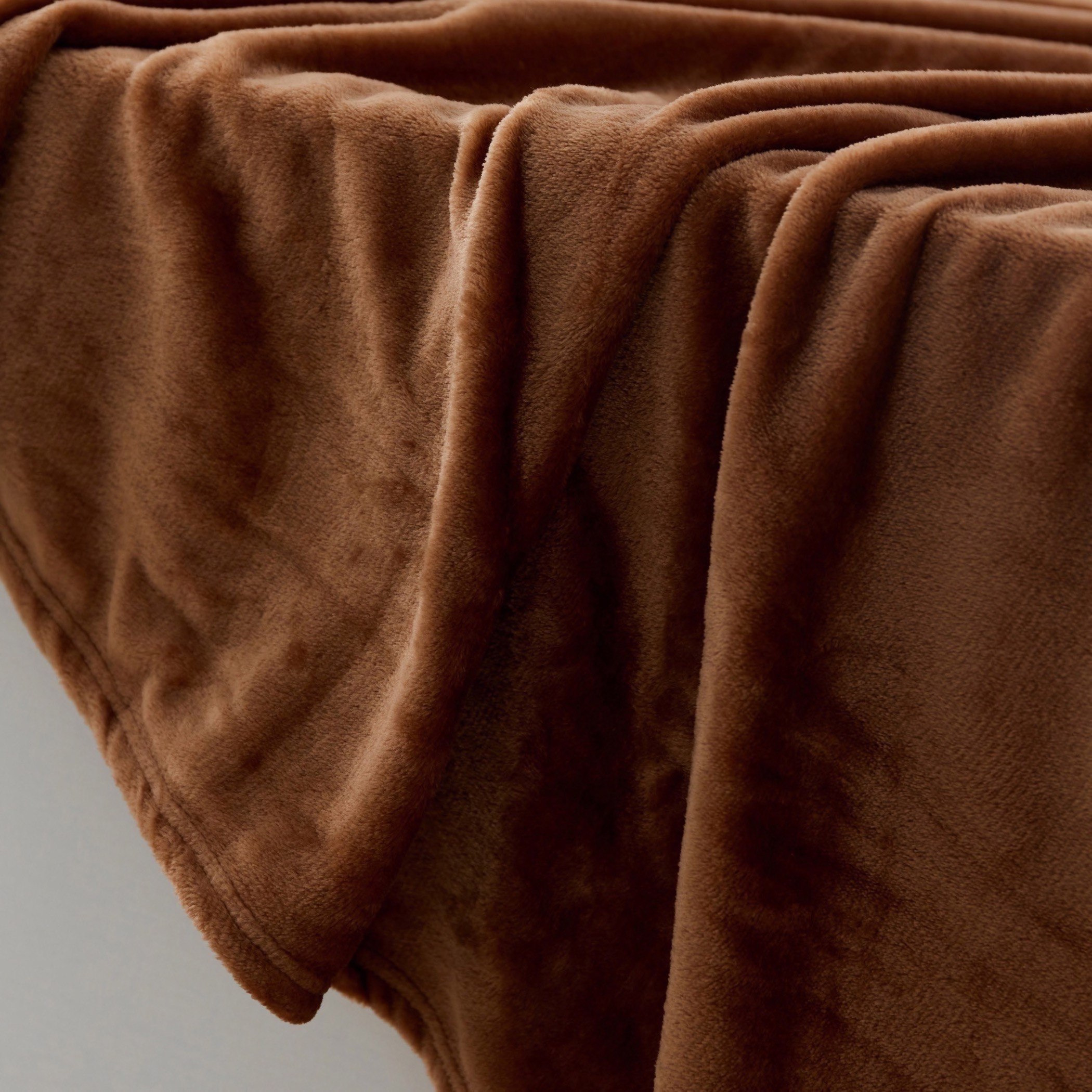 Nova Solid Flannel Queen Blanket - 200x220 cm-hbxhomeware-hbxbedroom-image-4