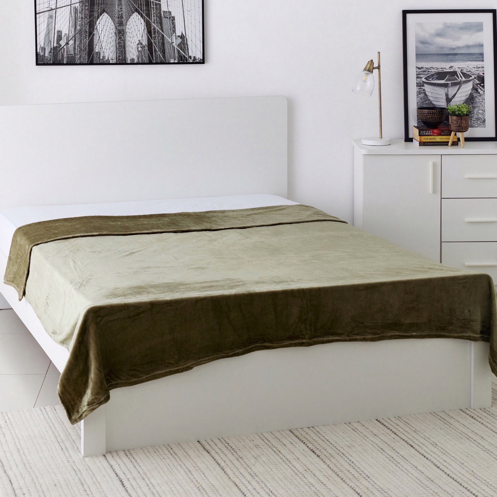 بطانية فلانيل كوين سادة من نوفا - 200x220 سم-hbxhomeware-hbxbedroom-image-1