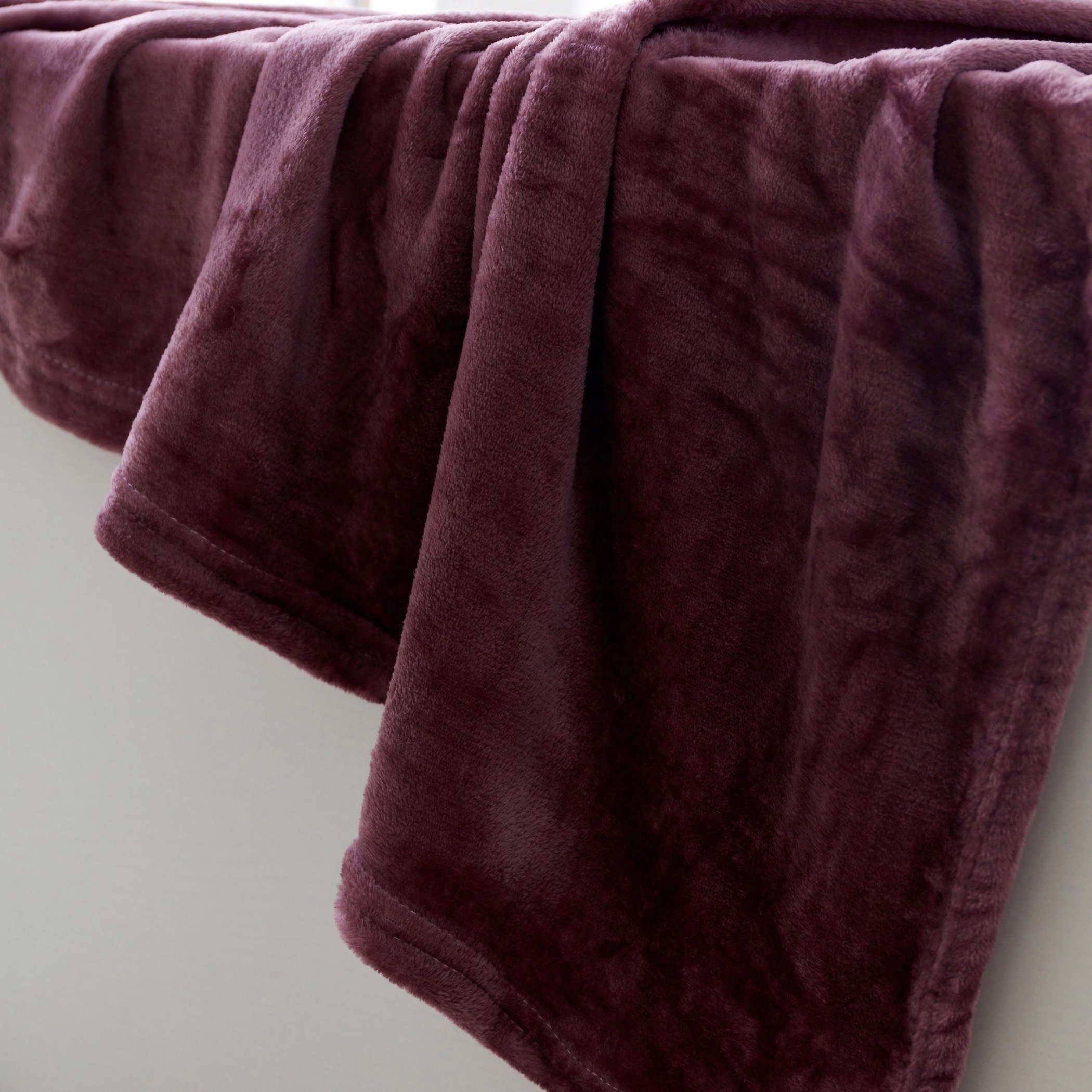 بطانية فلانيل مزدوجة سادة من نوفا - 150x200 سم-hbxhomeware-hbxbedroom-image-4