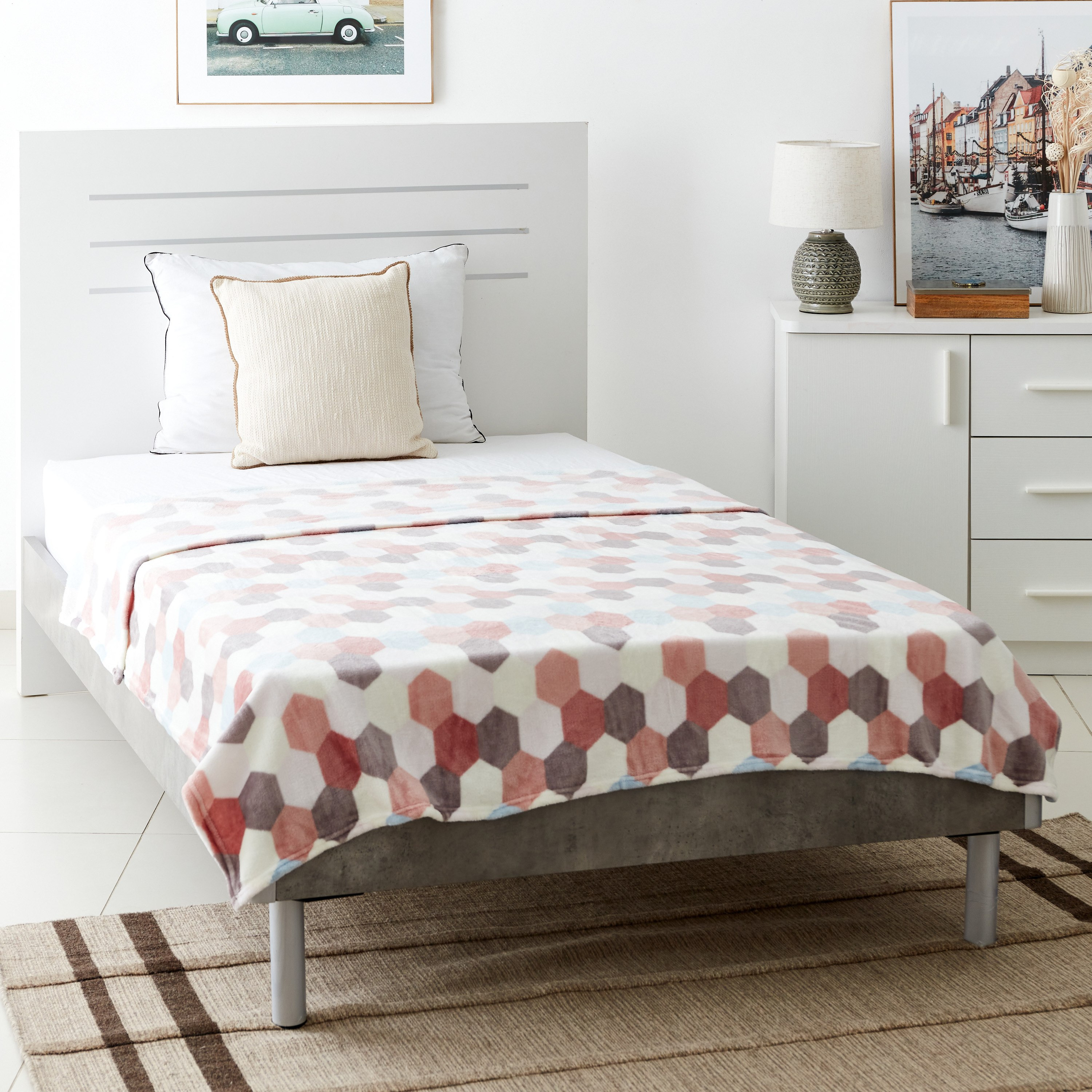 بطانية مزدوجة فلانيل بطبعات سداسية من ماتركيس - 150x200 سم-hbxhomeware-hbxbedroom-image-5
