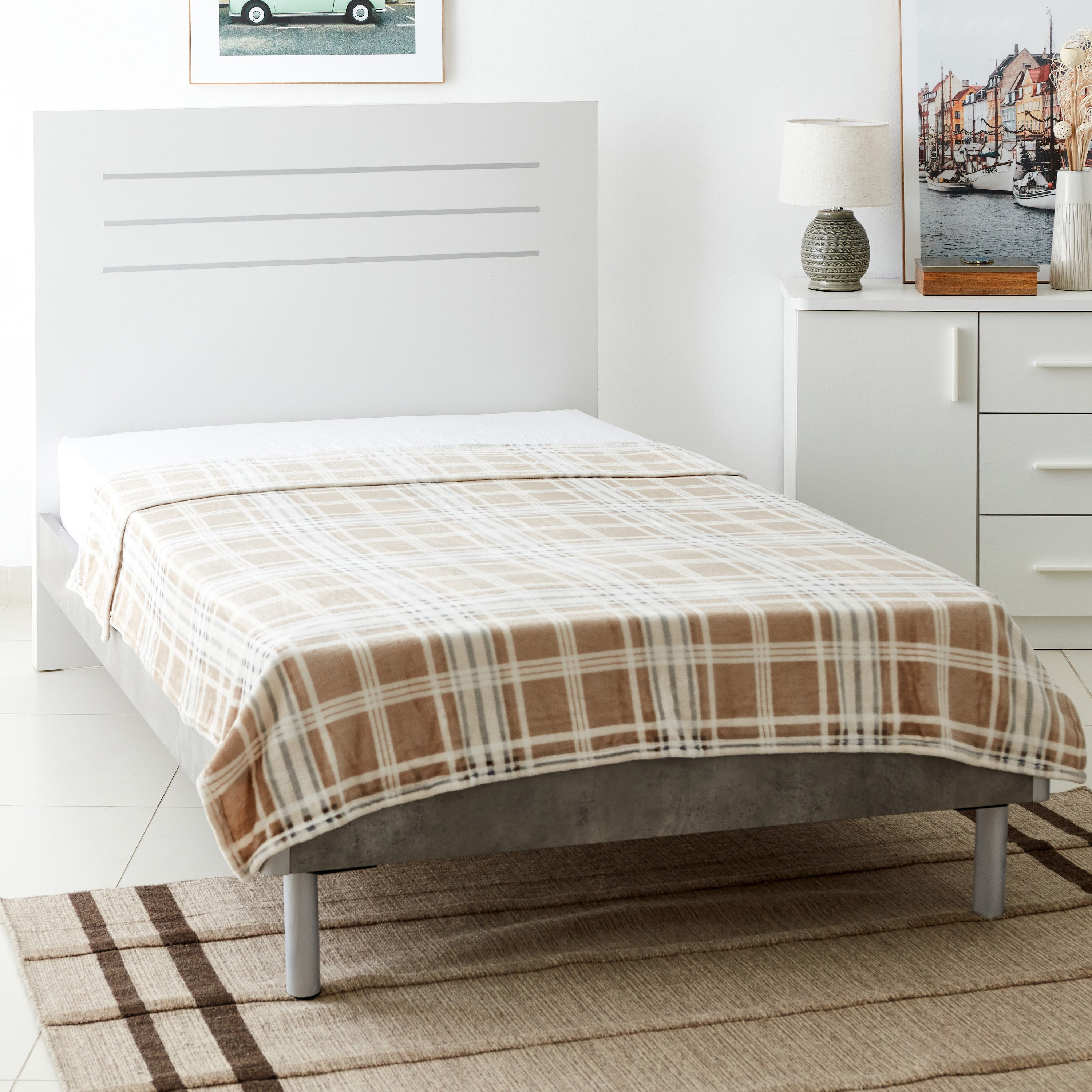بطانية مزدوجة فلانيل بطبعات كاروهات من ماتركيس - 150x200 سم-hbxhomeware-hbxbedroom-image-1