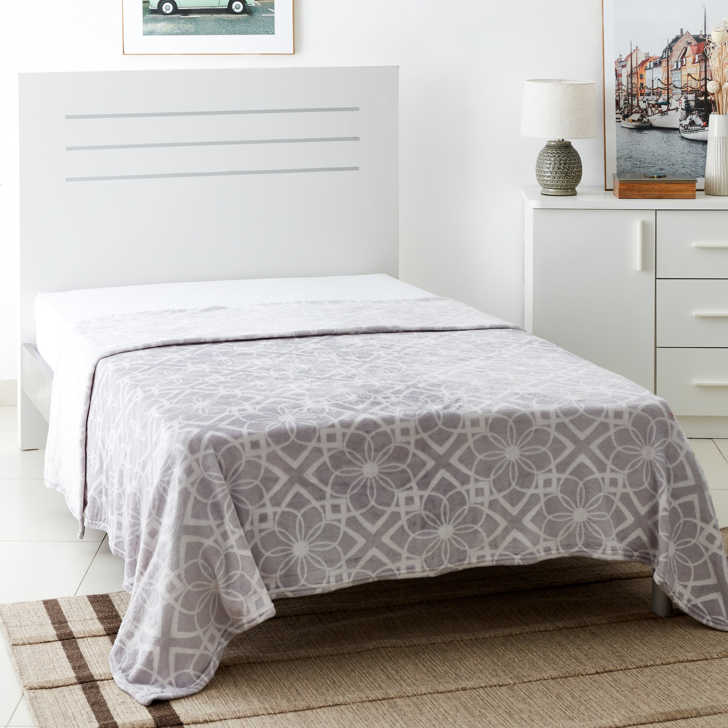 بطانية فلانيل مزدوجة بطبعات من ماتريكس - 150x200 سم-hbxhomeware-hbxbedroom-image-1