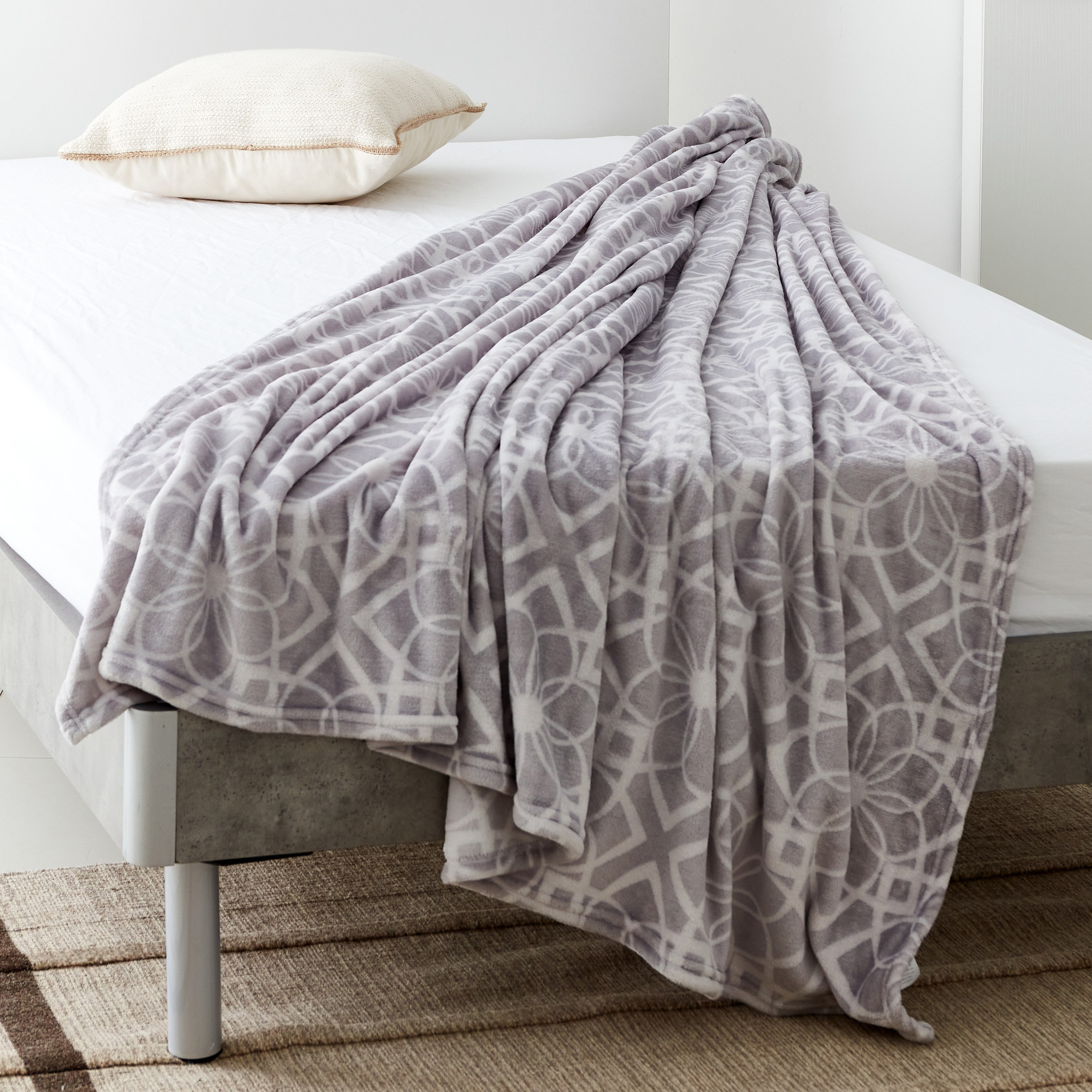 بطانية فلانيل مزدوجة بطبعات من ماتريكس - 150x200 سم-hbxhomeware-hbxbedroom-image-2