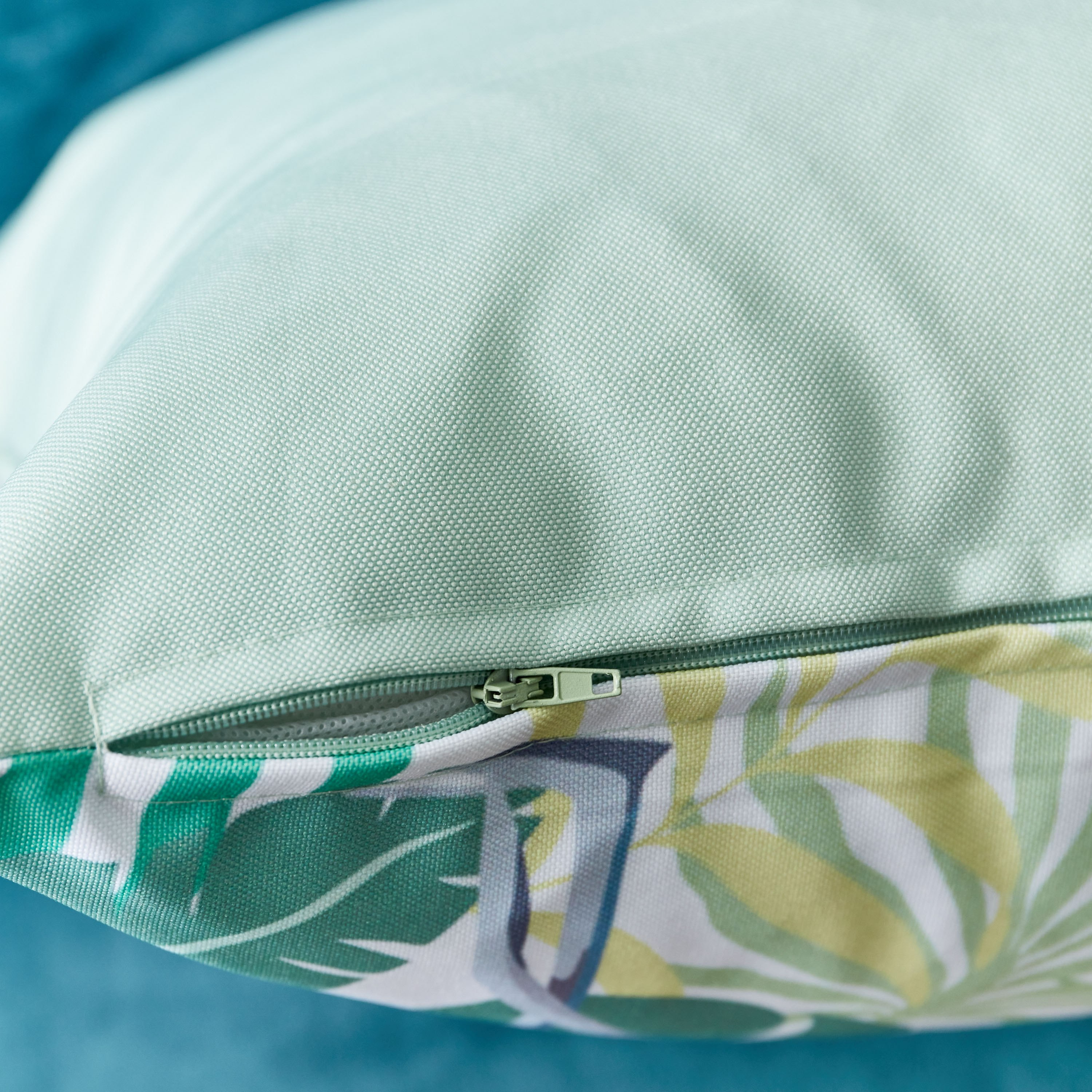 غطاء وسادة بطبعات فلامنجو رقمية - 45x45 سم-hbxhomeware-cushionsandcovers-cushioncovers-image-3