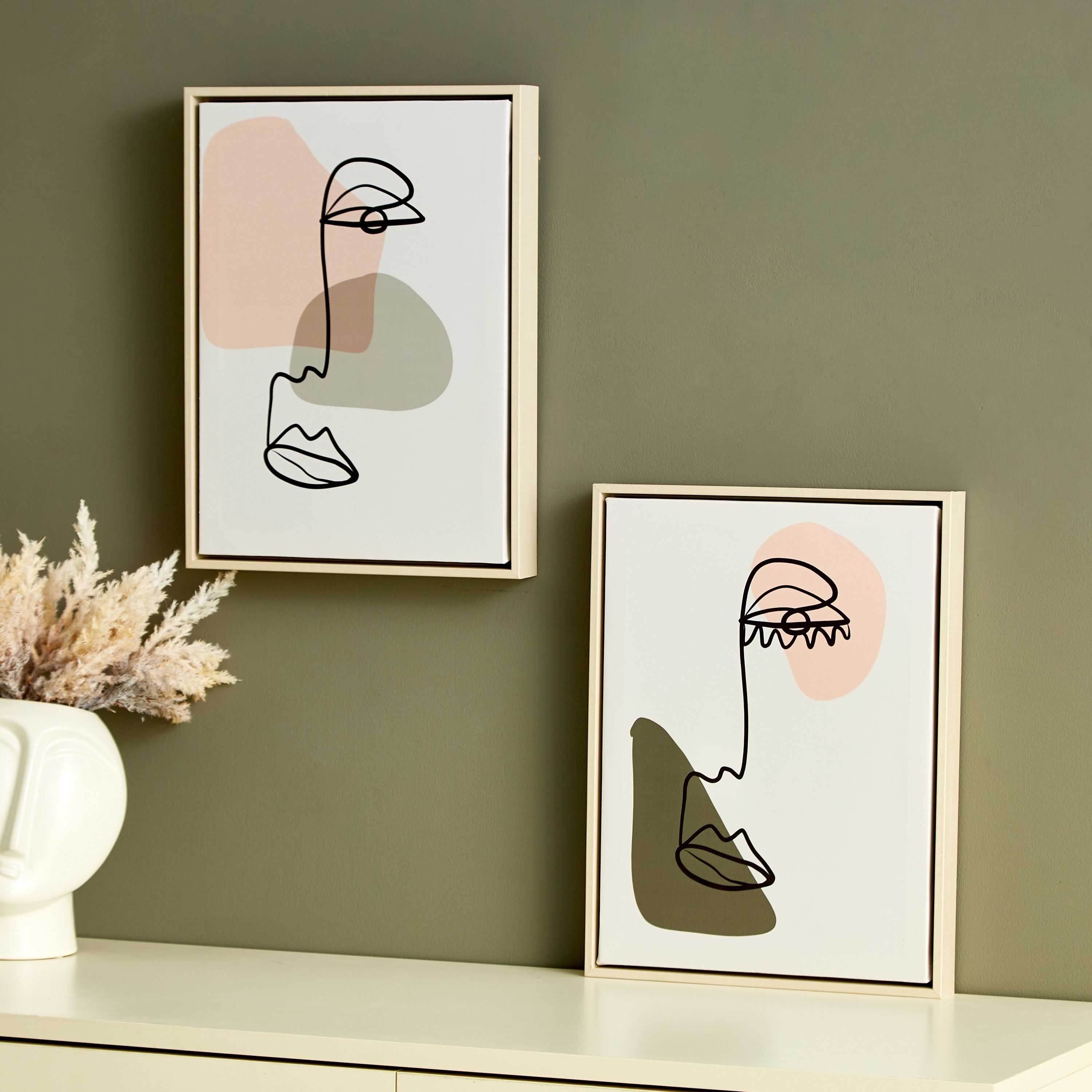طقم صور مؤطر قماشي بتصميم وجه قطعتين من آيرين - 30x4x40 سم-hbxhomeware-hbxdecorandfurnishings-image-3