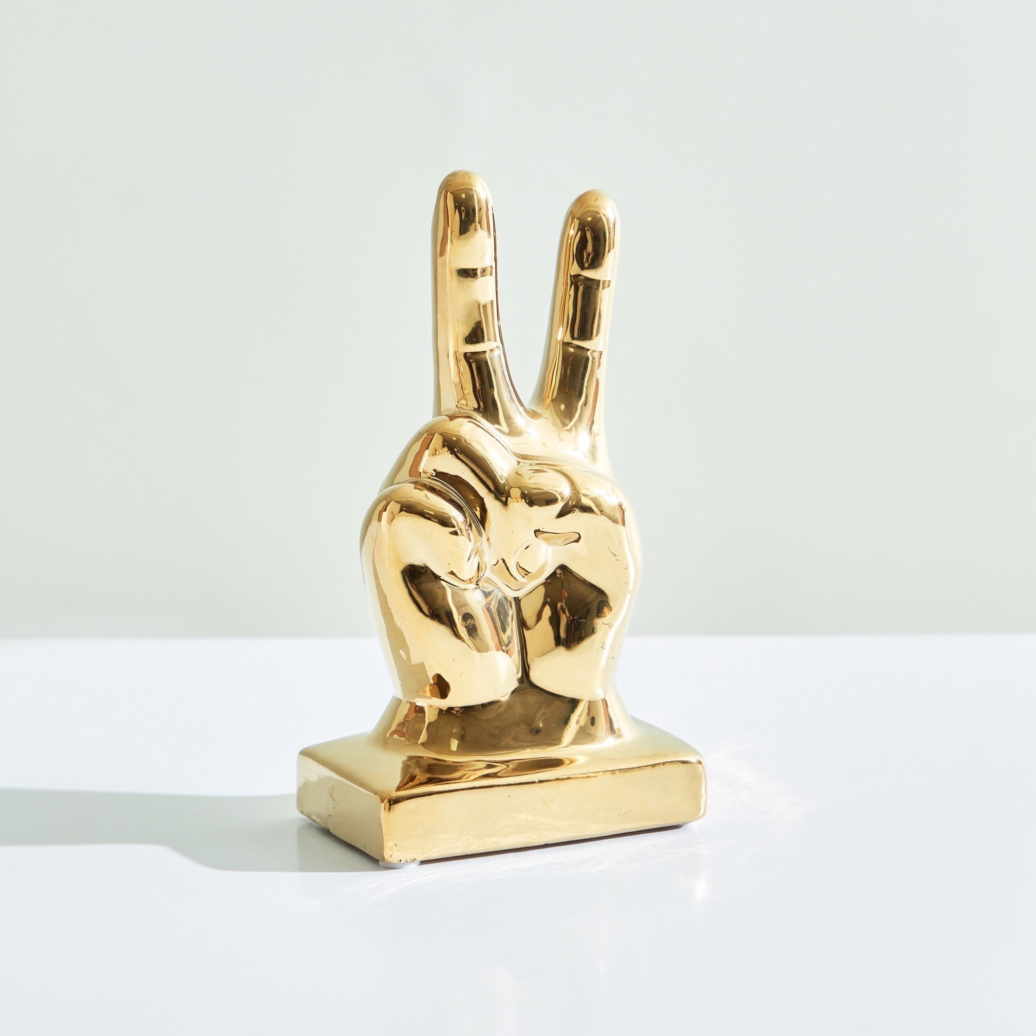 Aloha Ceramic Victory V Kids Accent - 9.2x6x16.5 cm-hbxhomeware-hbxkidsandyouth-image-1