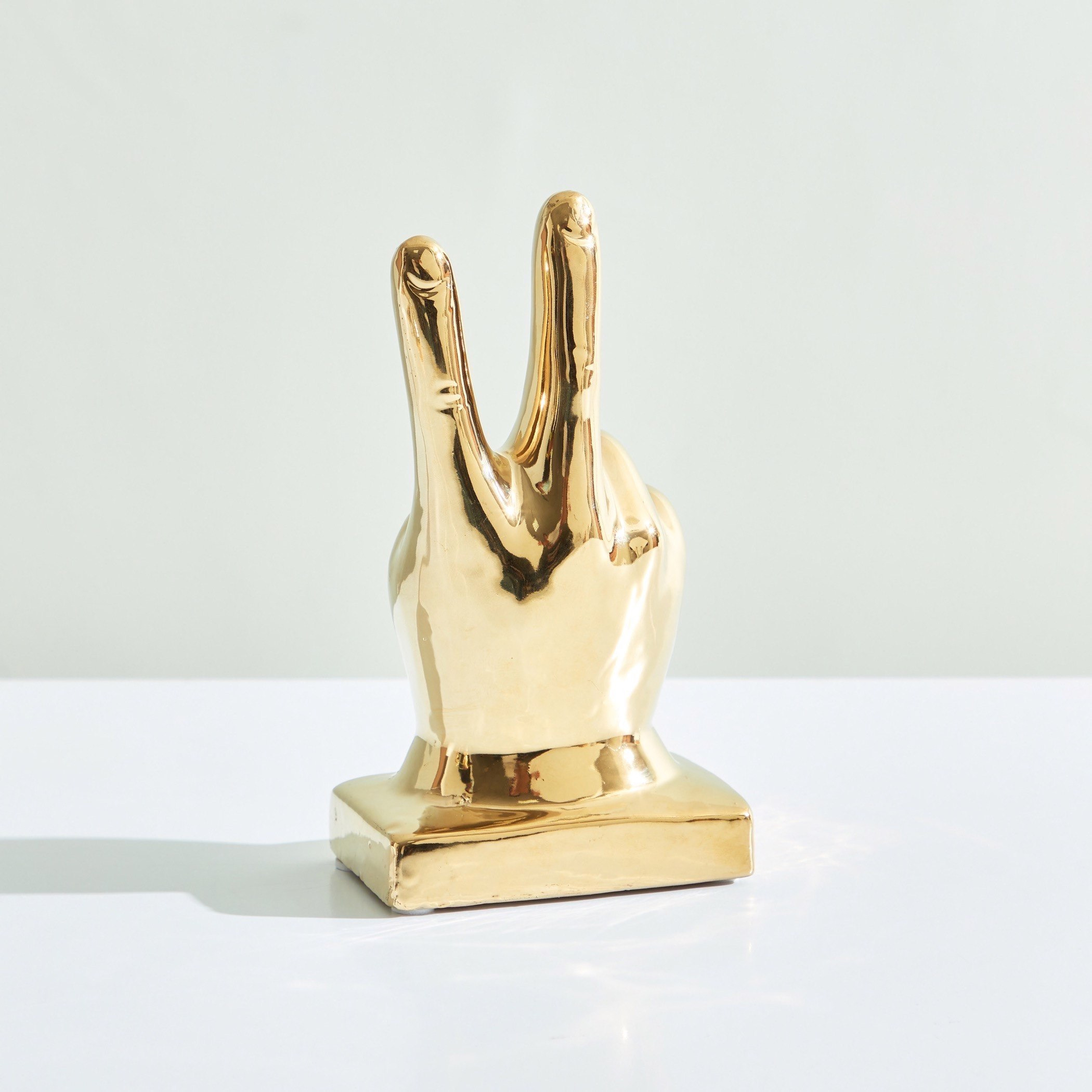 Aloha Ceramic Victory V Kids Accent - 9.2x6x16.5 cm-hbxhomeware-hbxkidsandyouth-image-2