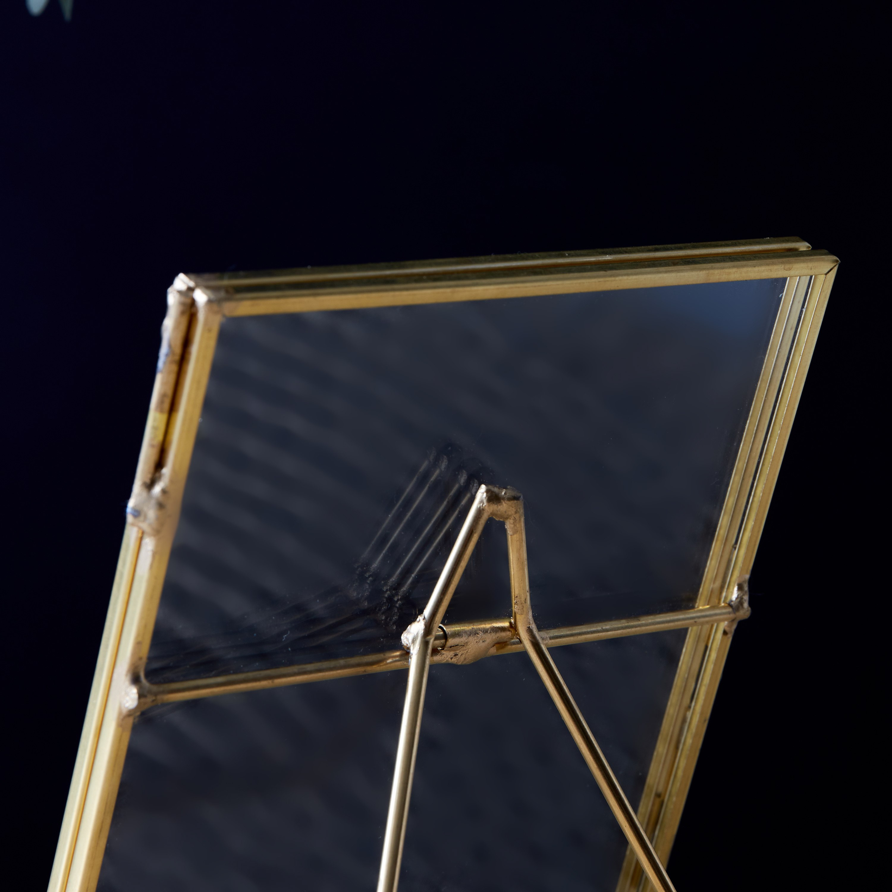 برواز صور بإطار معدني من فيرتي - 15×10×3 سم-hbxbedroom-decorandaccessories-photoframes-image-4