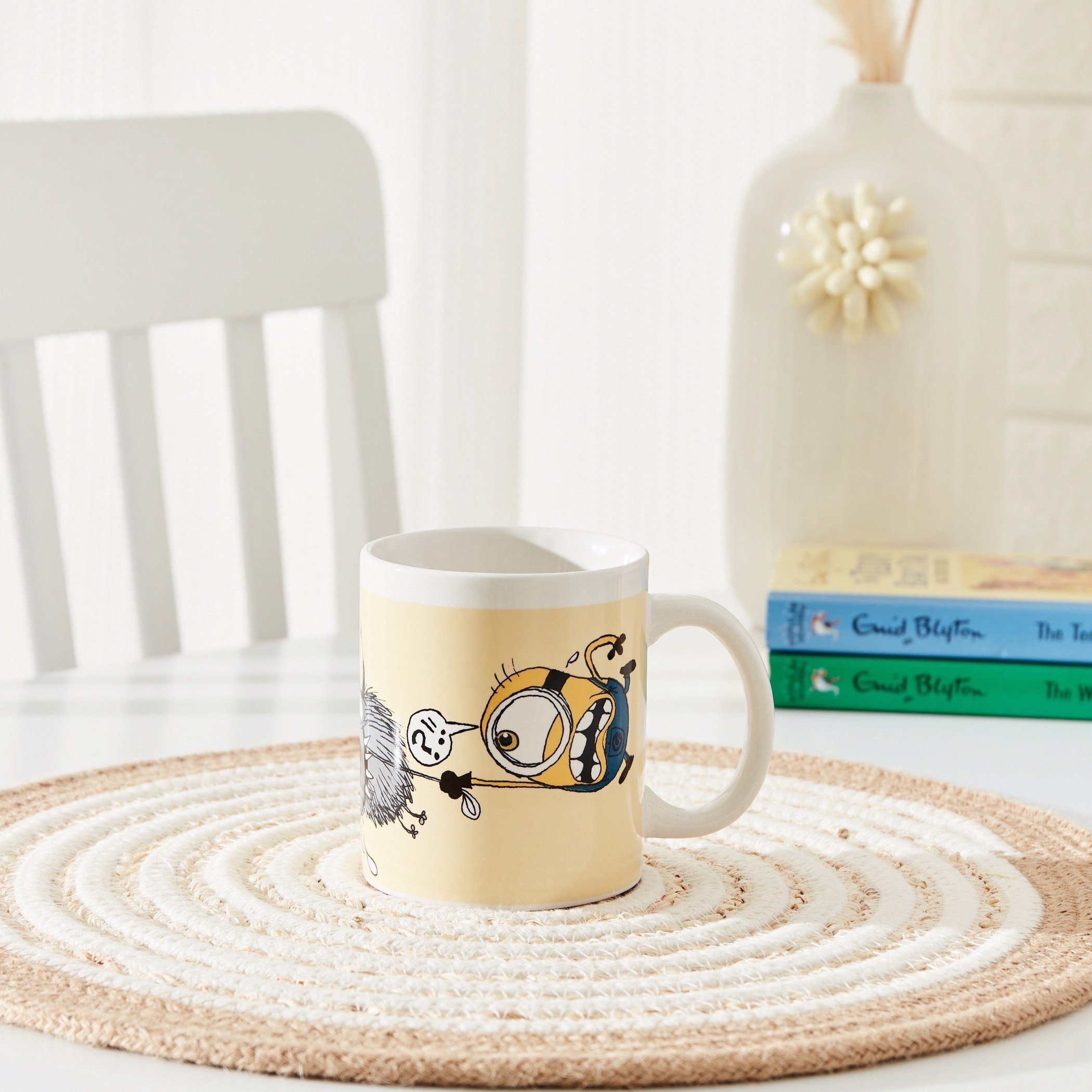 مج بتصميم مينيونز باراديس من ديزني - 325 مل-hbxhomeware-hbxkidsandyouth-image-1