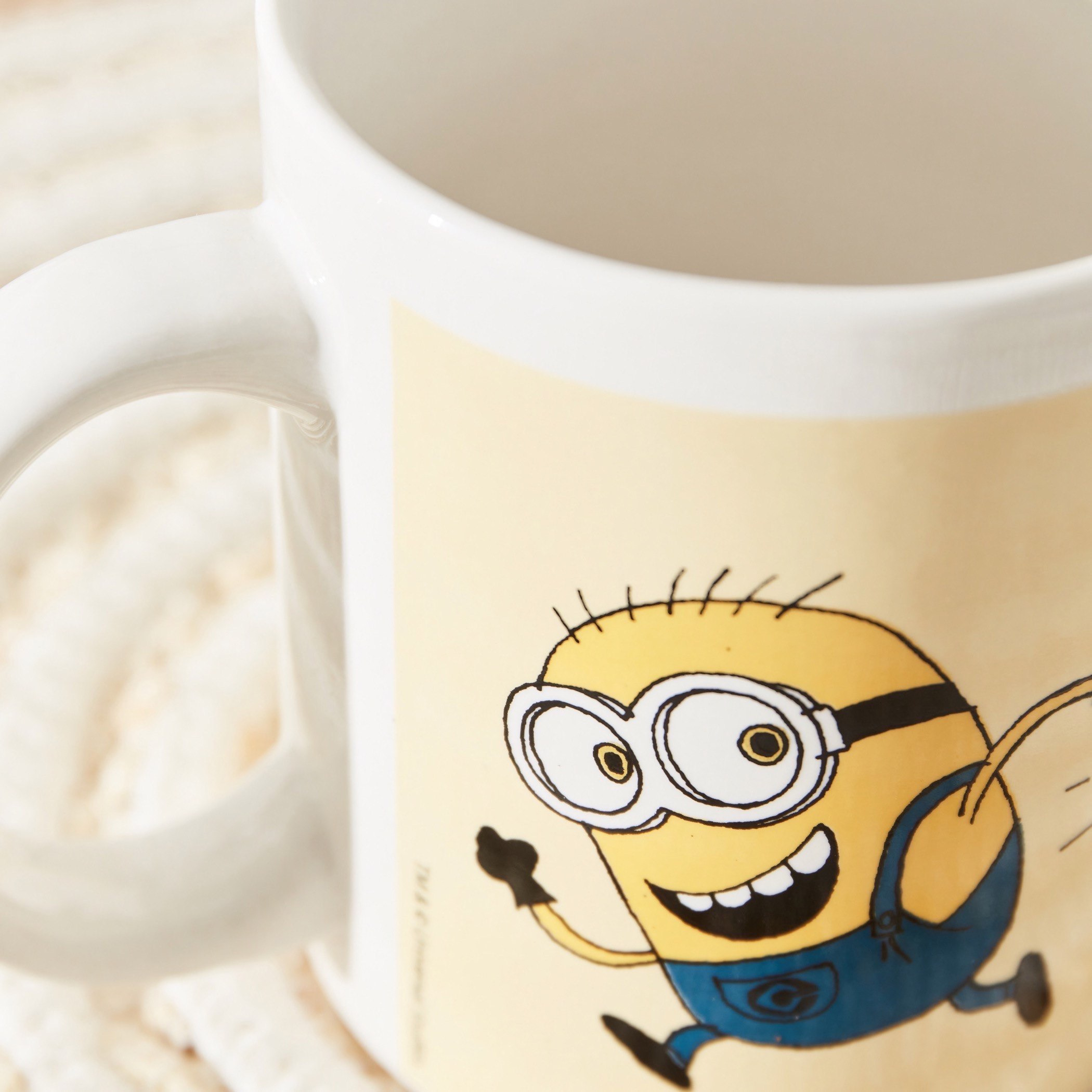 مج بتصميم مينيونز باراديس من ديزني - 325 مل-hbxhomeware-hbxkidsandyouth-image-3