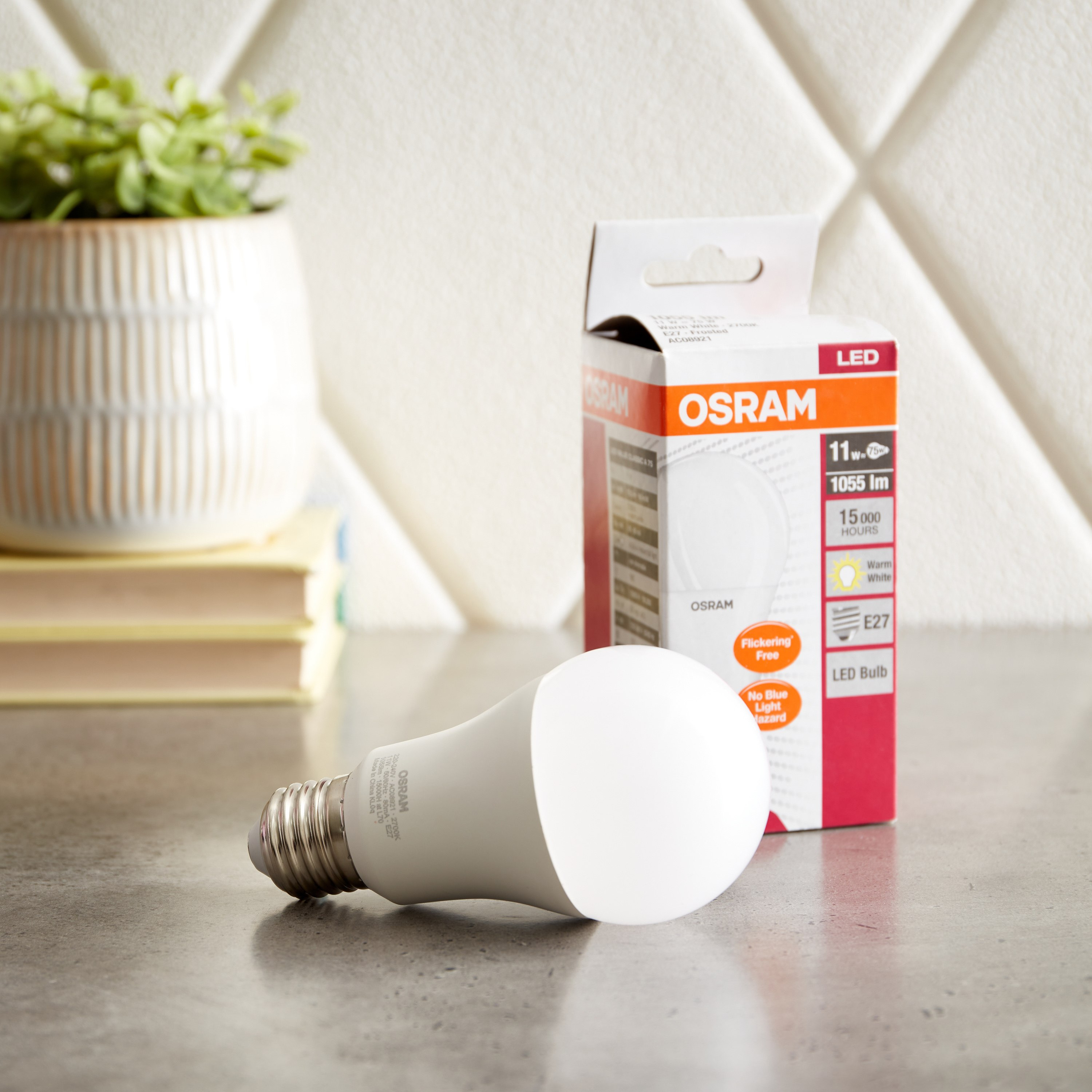 لمبة إل إي دي مستديرة معتّمة من أوسرام - E27 11 W إضاءة دافئة-hbxdiningroom-lighting-bulbs-image-1