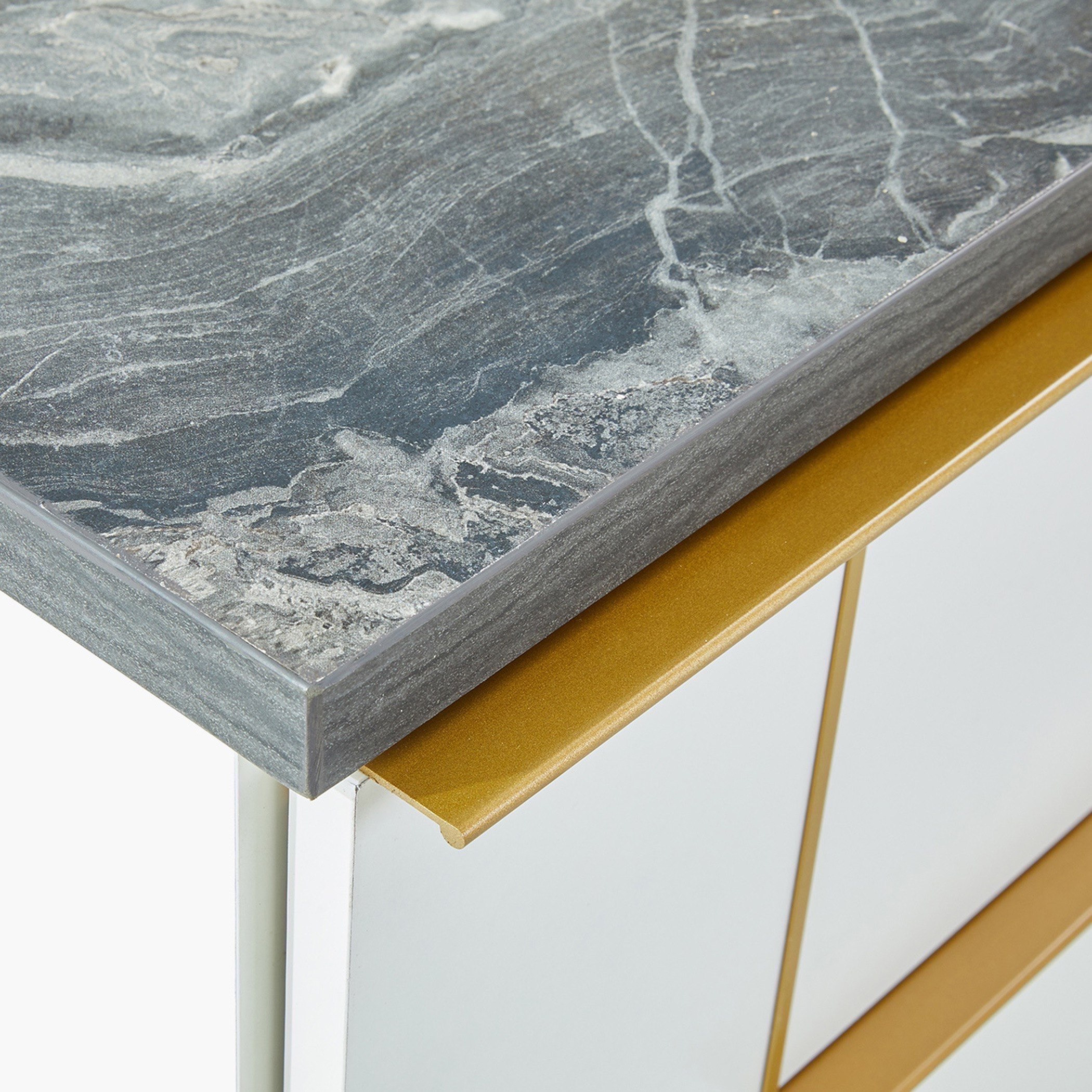 طاولة جانبية بدرجين من فوندي-hbxkidsandyouth-nightstands-image-6