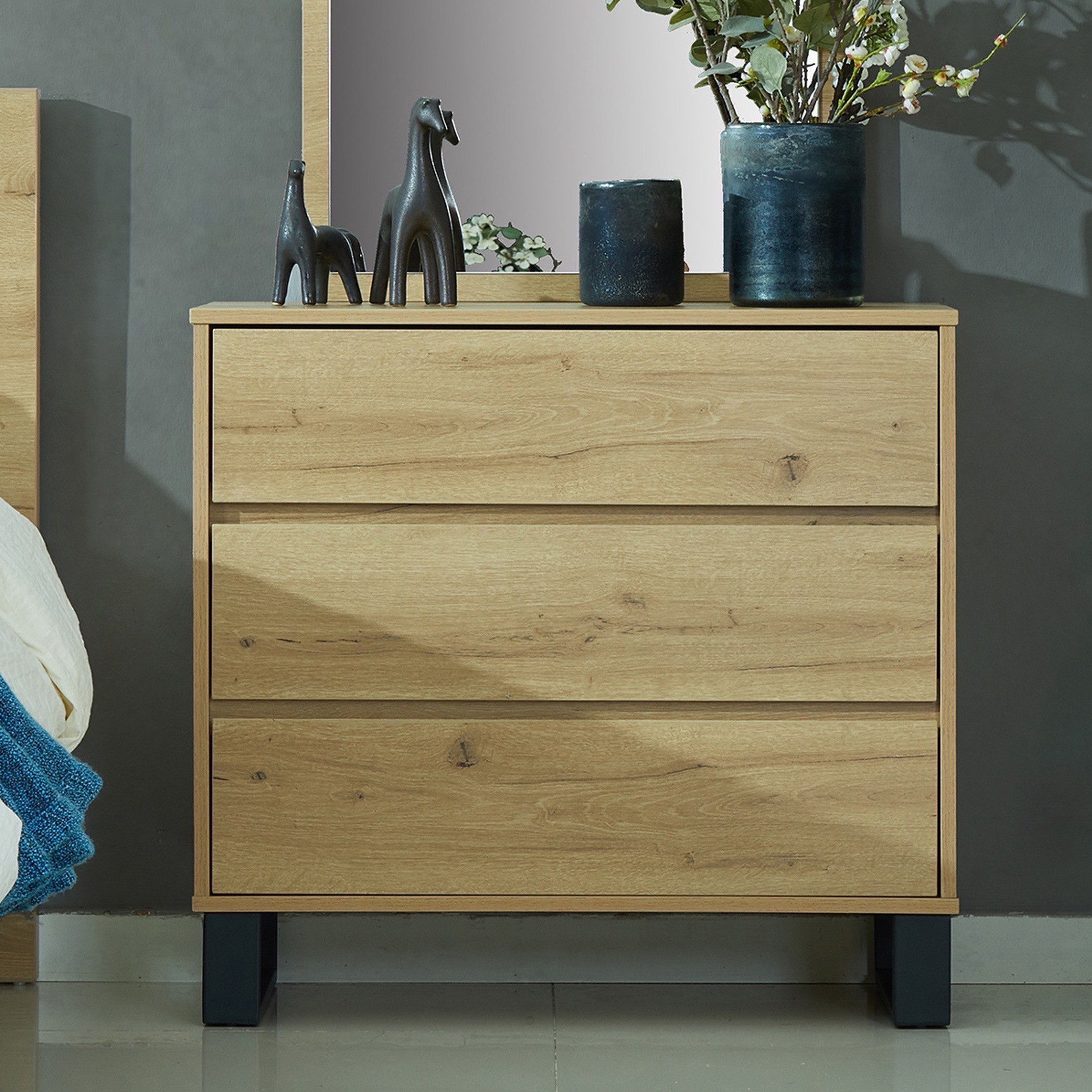 طاولة تزيين صغيرة بـ3 أدراج بدون مرآة من تانجو-hbxfurniture-kidsroom-kidsdressersandmirrors-image-1