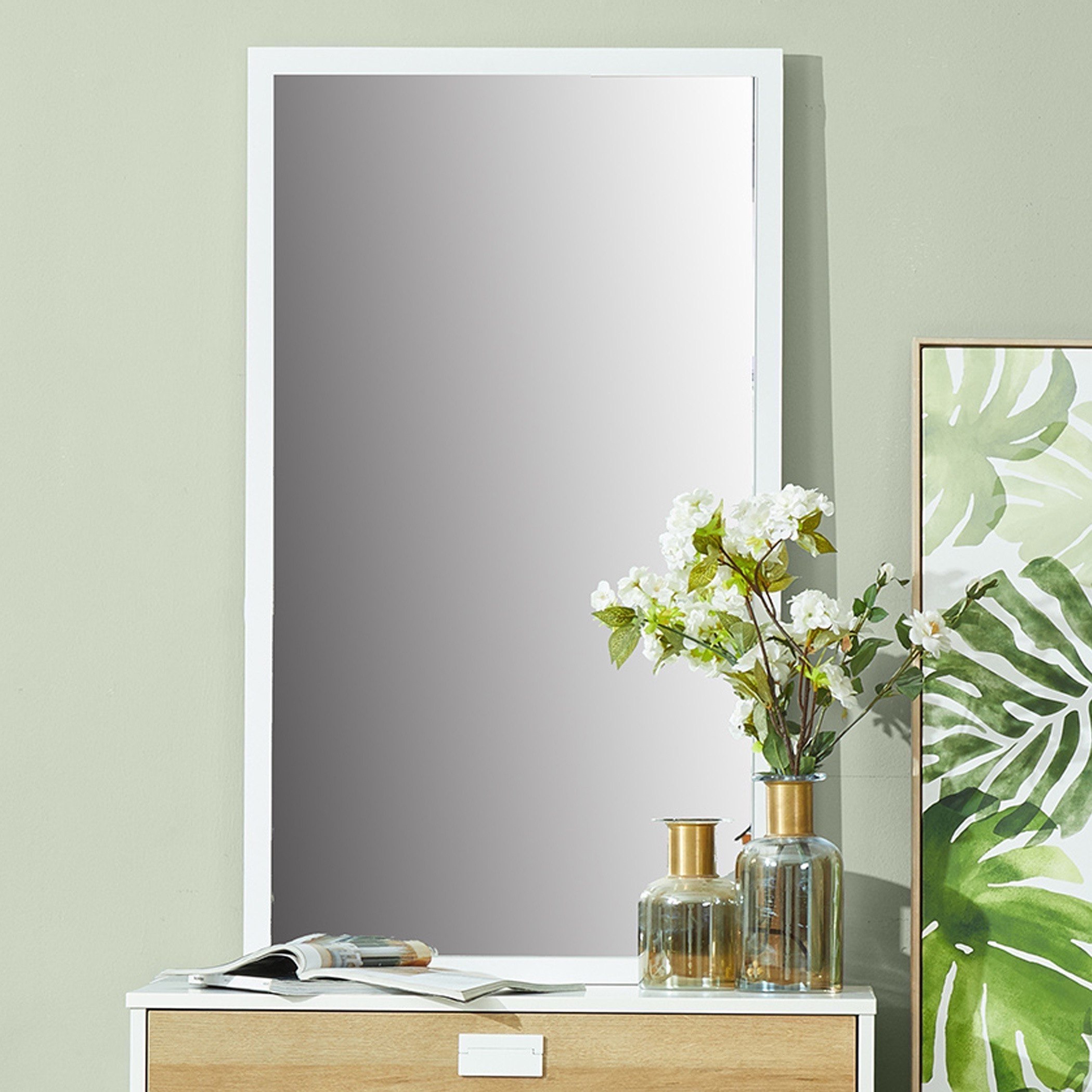 مرآة لطاولة تزيين صغيرة بـ3 أدراج من ليون-hbxfurniture-kidsroom-kidsdressersandmirrors-image-1
